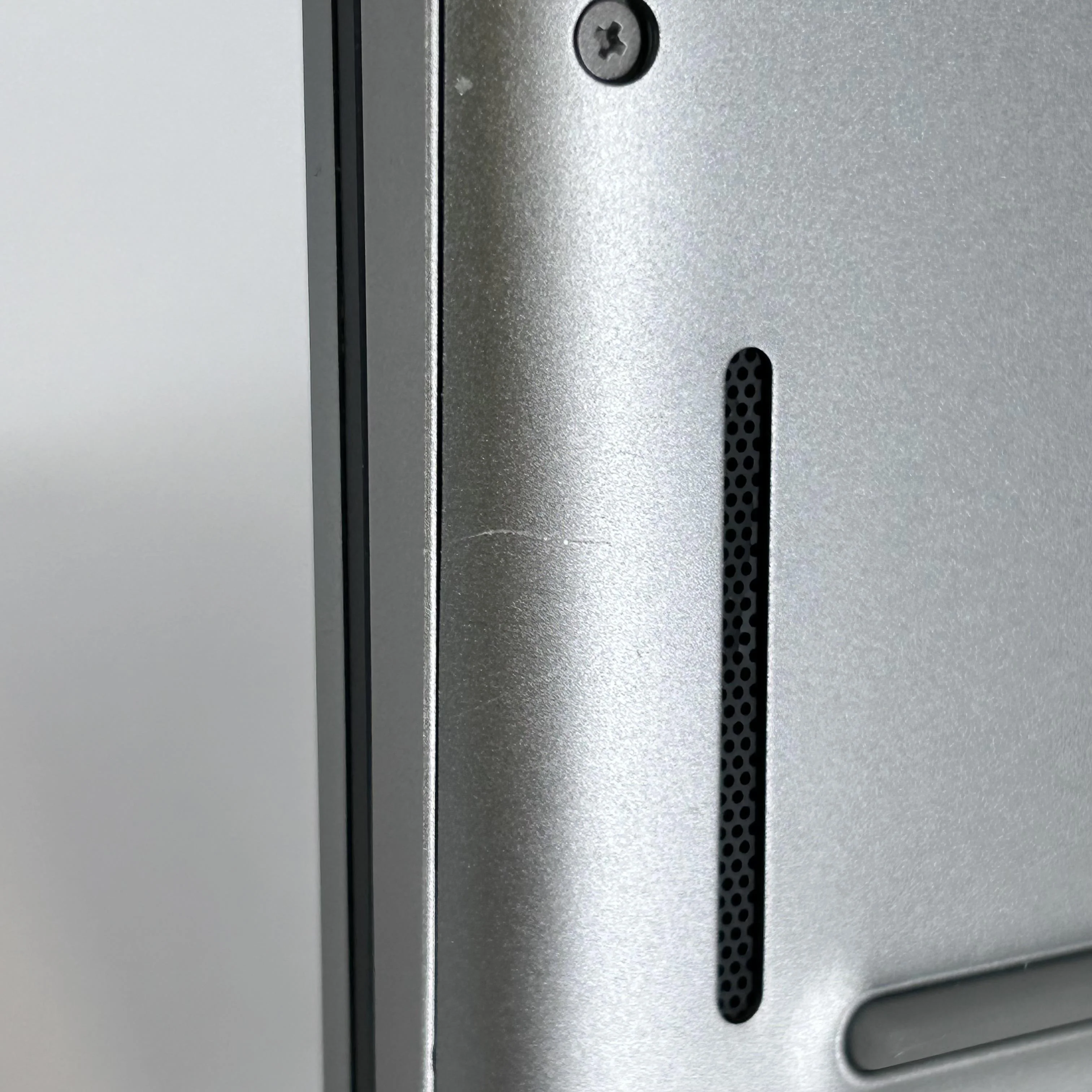 Dell Latitude 7440 14 Gray 1.9 GHz Intel Core i7 13th Gen. 32GB RAM 256GB Solid State Drive - Image 13