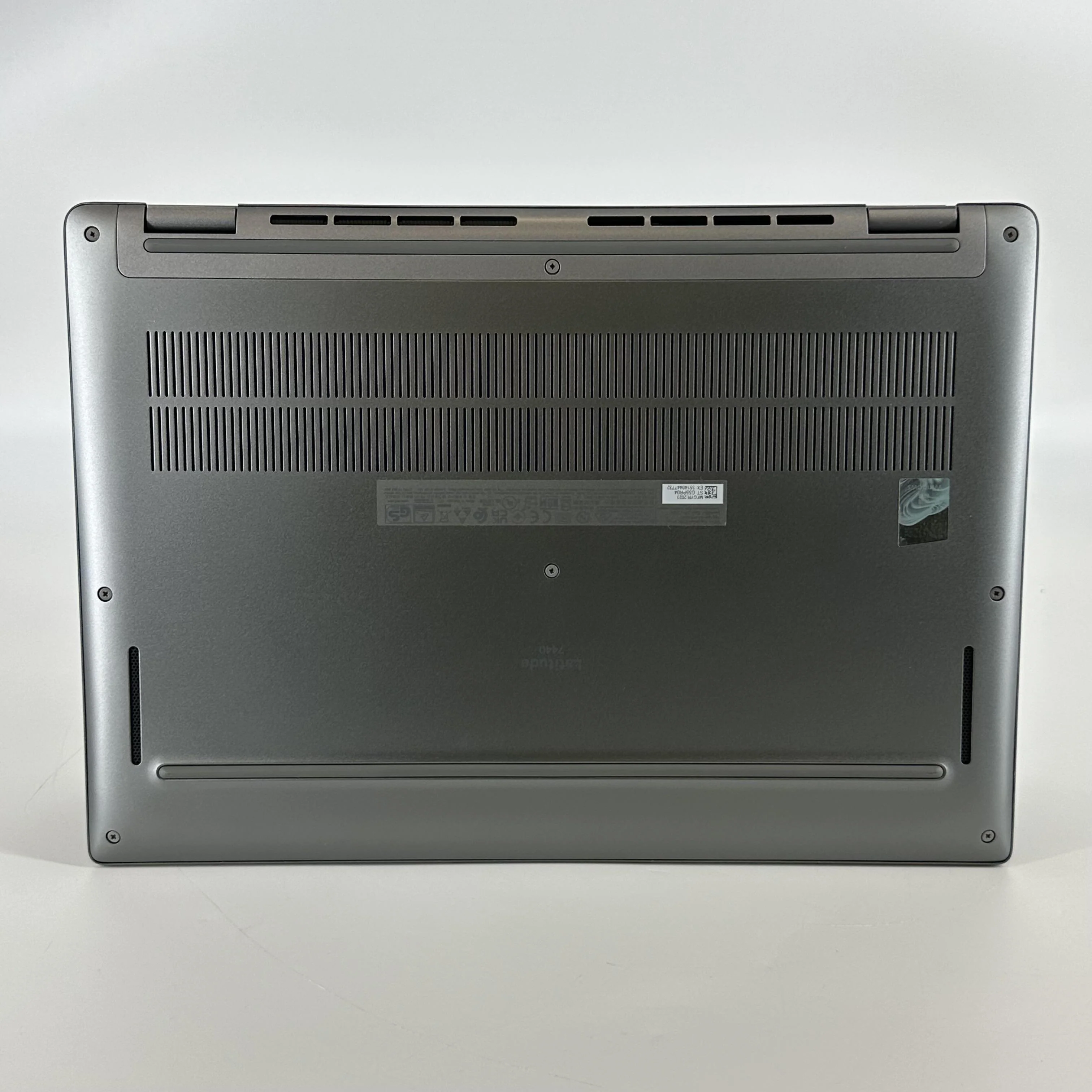 Dell Latitude 7440 14 Gray 1.9 GHz Intel Core i7 13th Gen. 32GB RAM 2TB Solid State Drive - Image 4