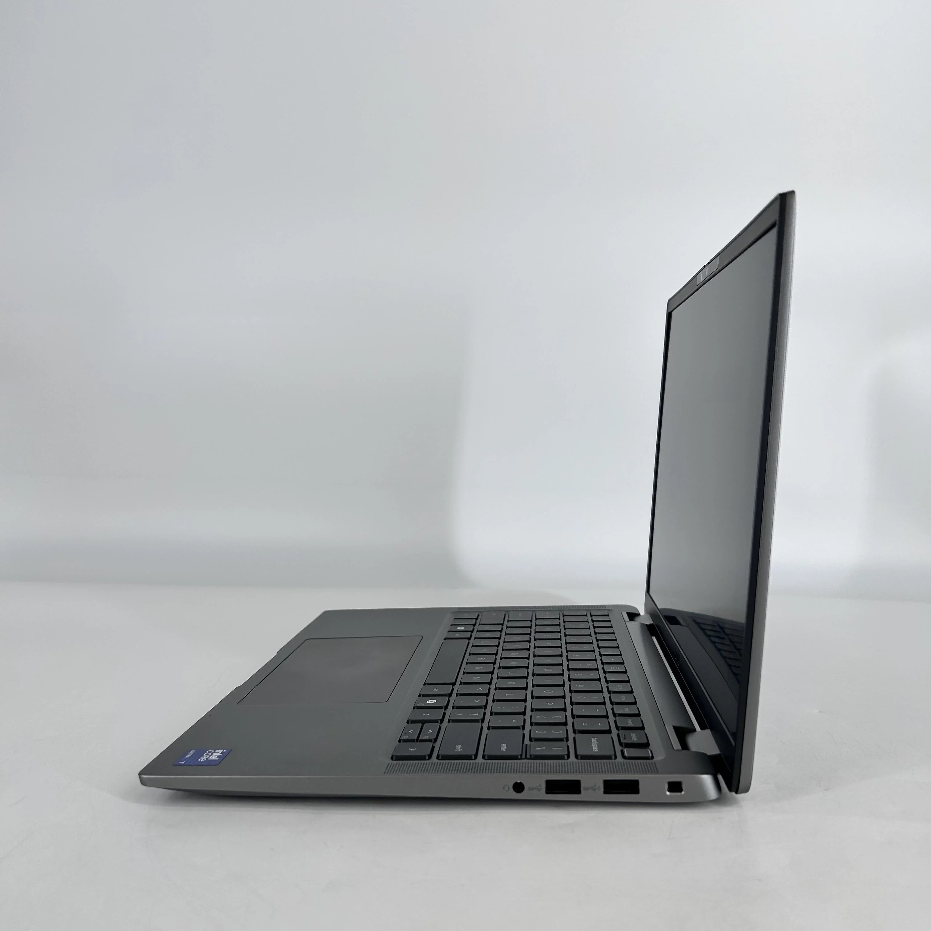 Dell Latitude 7450 14 Gray 2.1 GHz Intel Core Ultra 7 16GB RAM 512GB Solid State Drive - Image 3