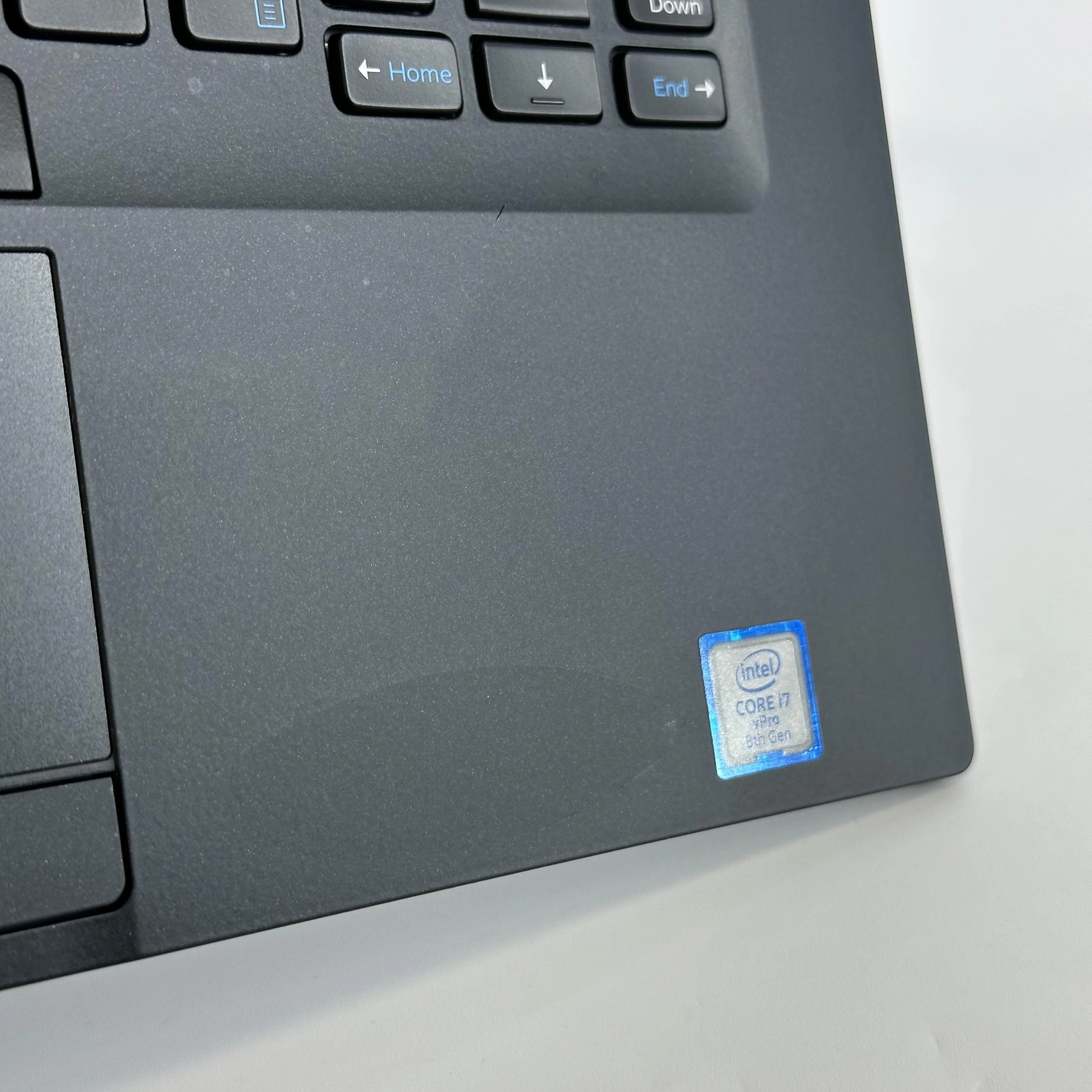 Dell Latitude 7490 14 Black 1.9 GHz Intel Core i7 8th Gen. 16GB RAM 256GB Solid State Drive - Image 5
