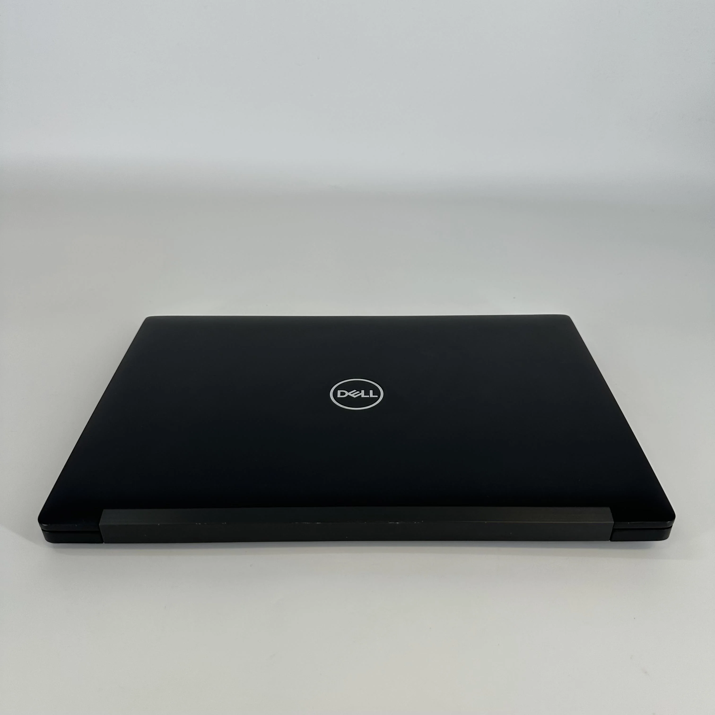 Dell Latitude 7490 14 Black 1.9 GHz Intel Core i7 8th Gen. 16GB RAM 256GB Solid State Drive - Image 6