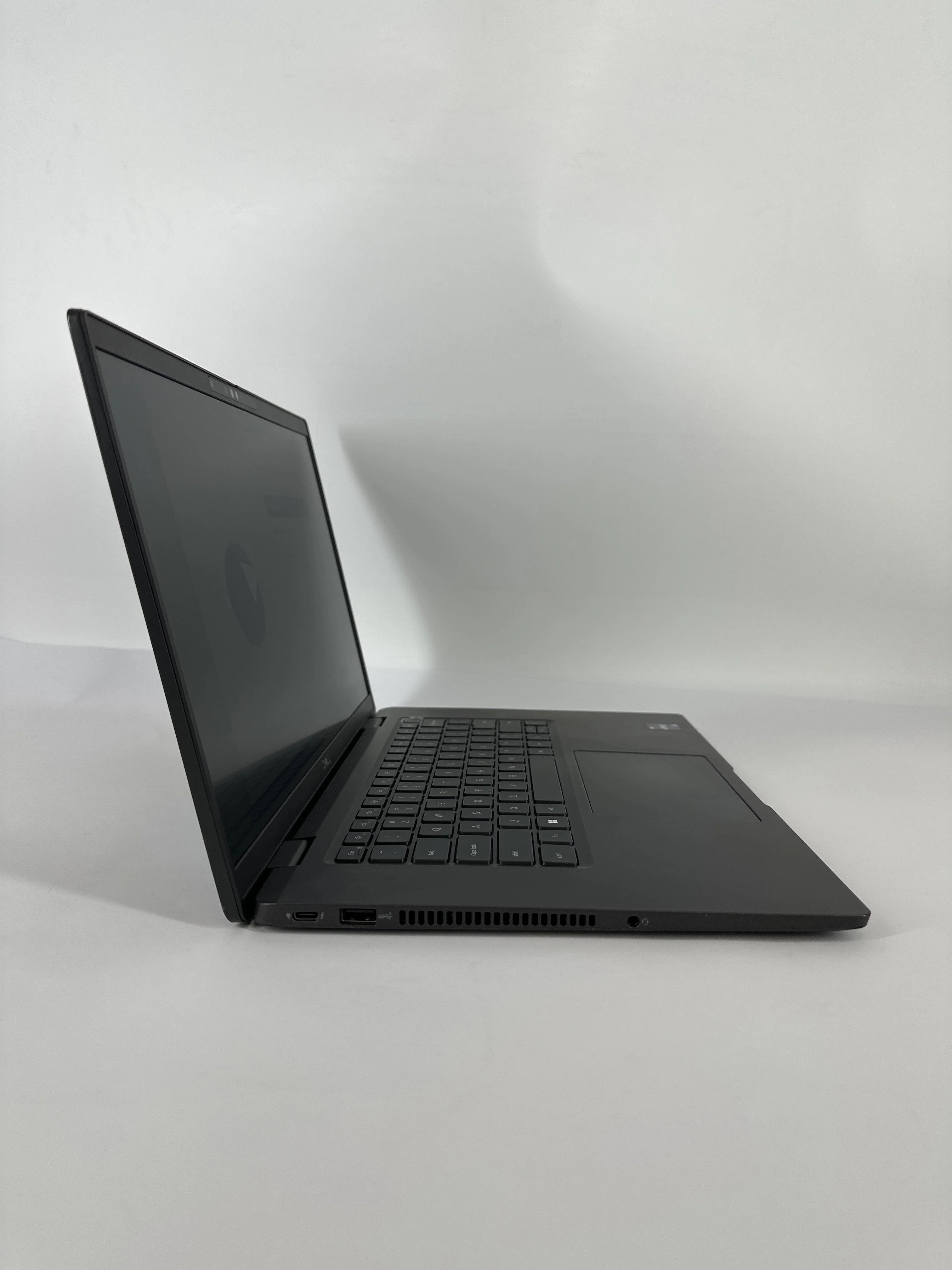 Dell Latitude 7530 15.6 Gray 1.6 GHz Intel Core i5 12th Gen. 16GB RAM 256GB Solid State Drive - Image 4