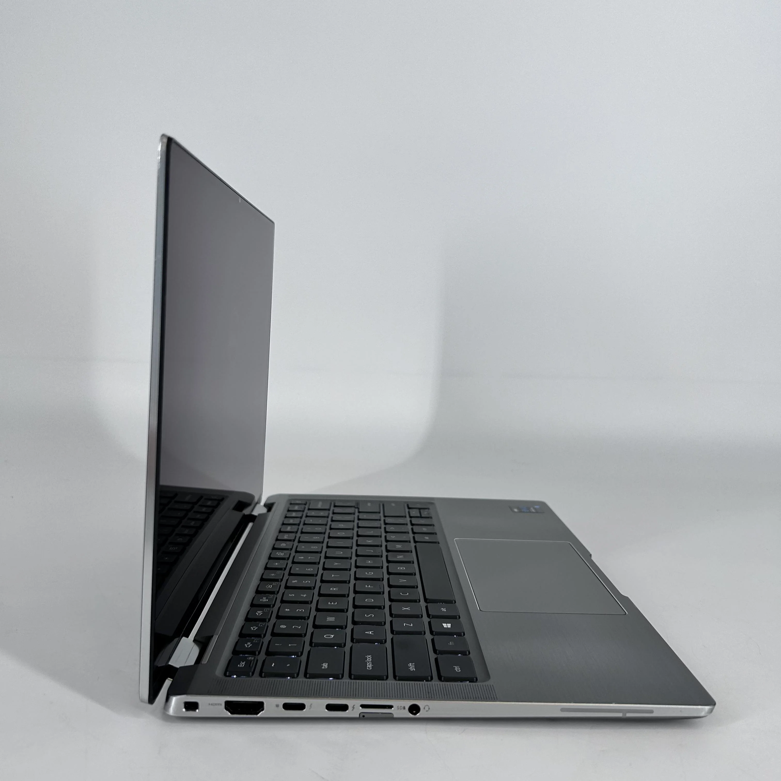 Dell Latitude 9420 (2-in-1) 14 Gray 3.0 GHz Intel Core i7 11th Gen. 32GB RAM 512GB Solid State Drive - Image 3