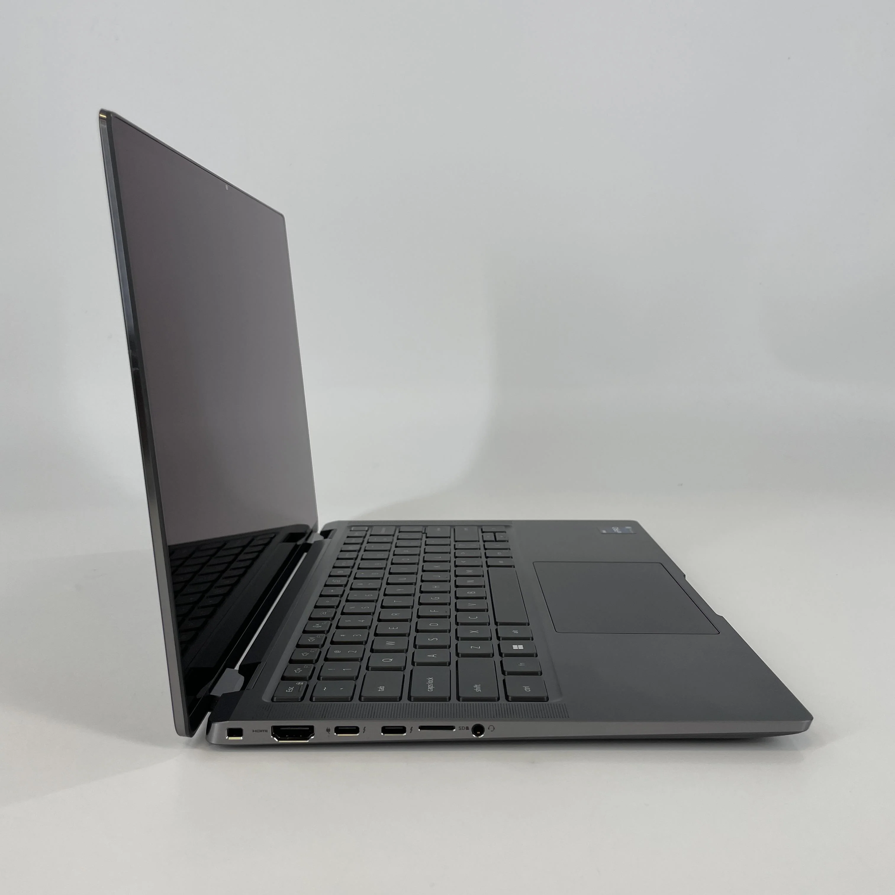 Dell Latitude 9430 14 Gray 1.8 GHz Intel Core i7 12th Gen. 32GB RAM 512GB Solid State Drive - Image 9