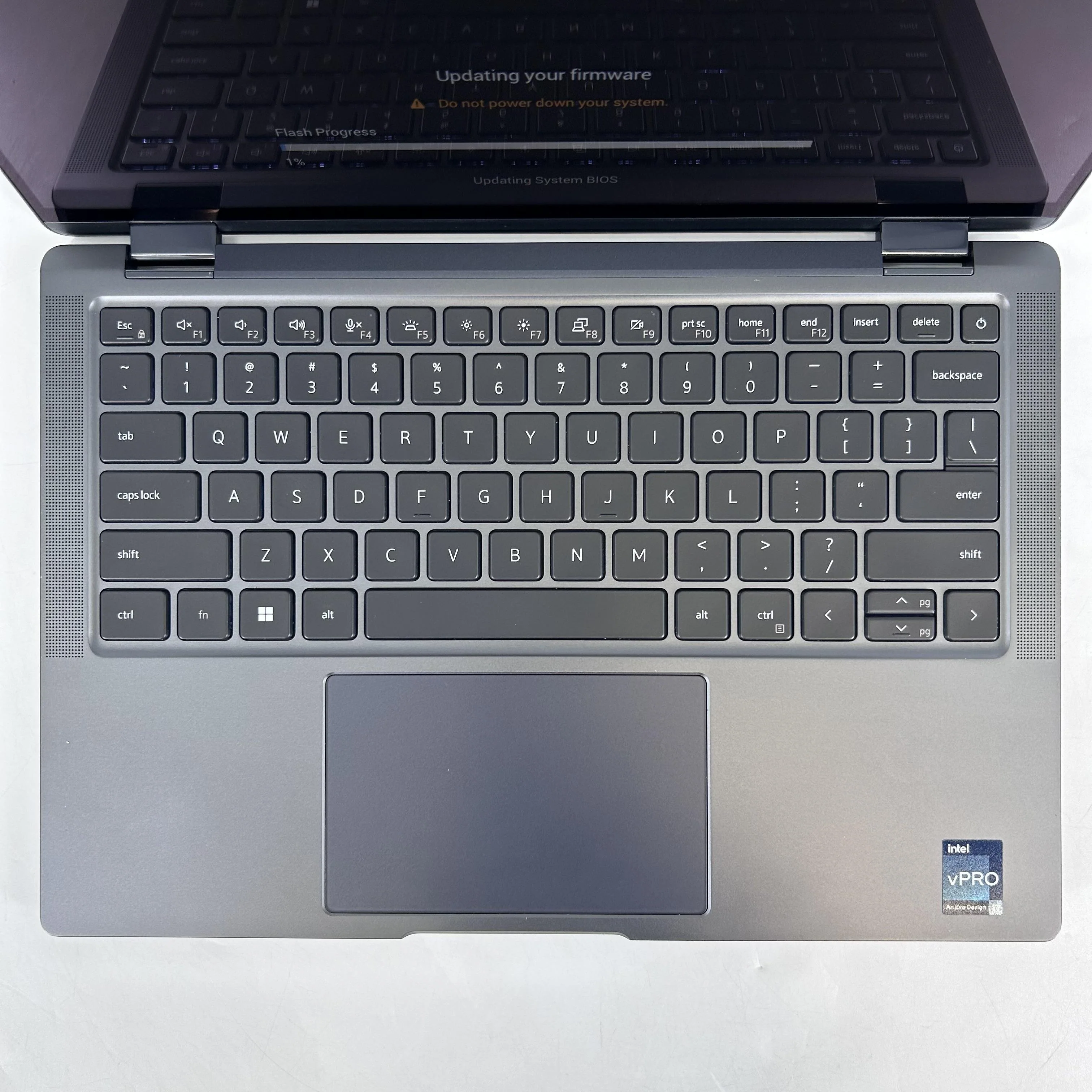 Dell Latitude 9430 (2-in-1) 14 Gray 1.8 GHz Intel Core i7 12th Gen. 32GB RAM 1TB Solid State Drive - Image 2