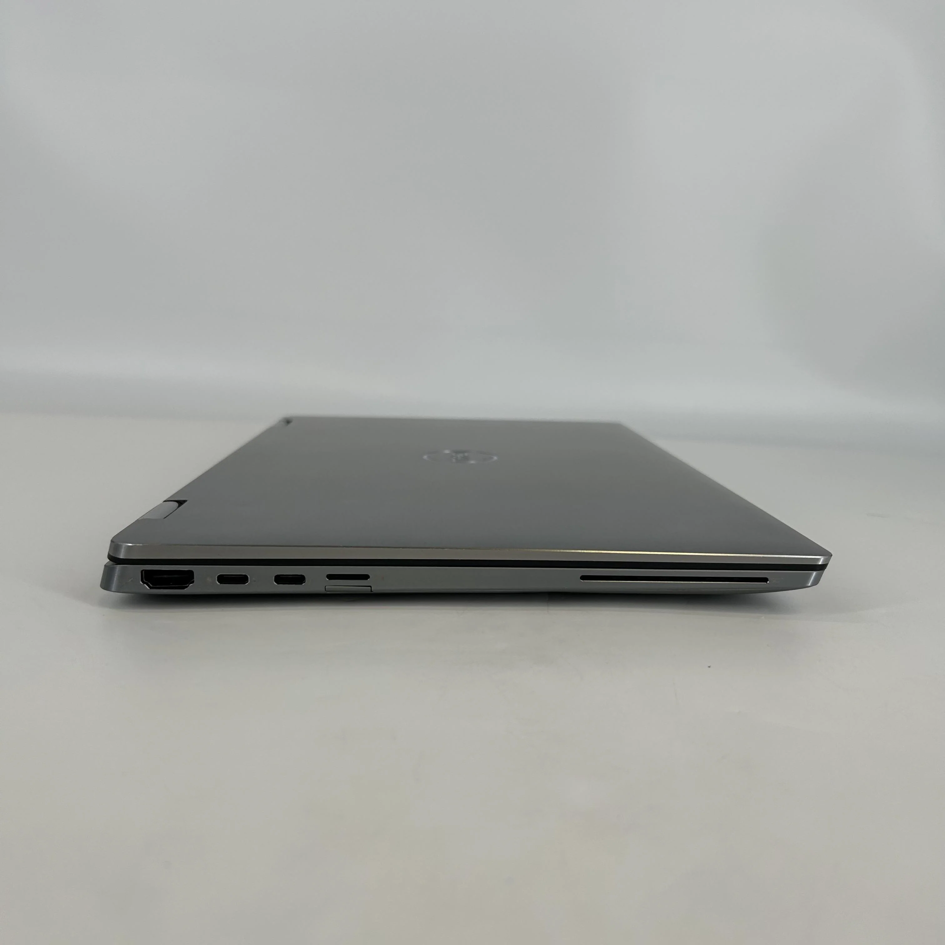 Dell Latitude 9520 15.6 Gray 3.0 GHz Intel Core i7 11th Gen. 16GB RAM 256GB Solid State Drive - Image 8