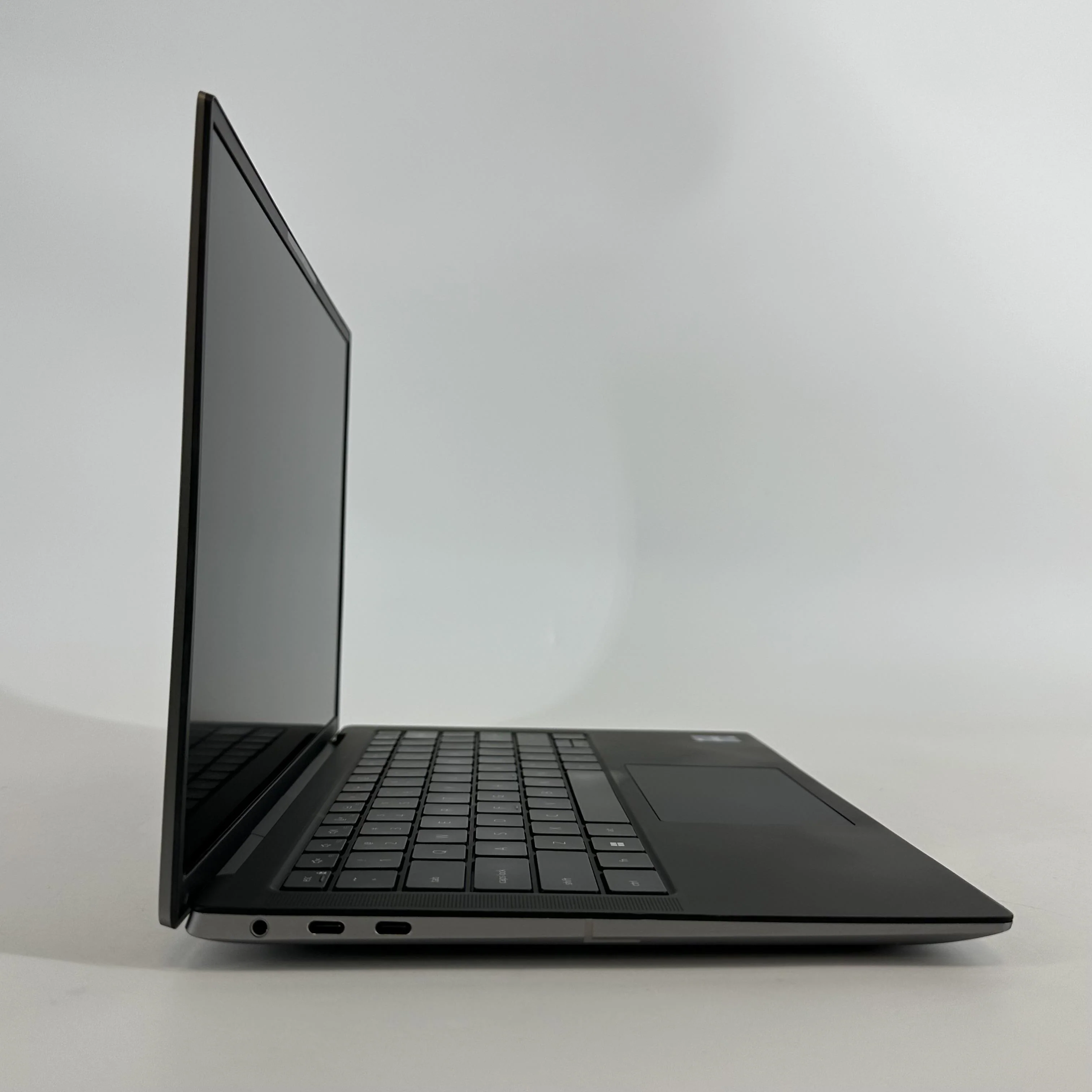Dell Precision 5480 14 Gray 2.5 GHz Intel Core i7 13th Gen. 32GB RAM 256GB Solid State Drive NVIDIA RTX A1000 6 GB - Image 22