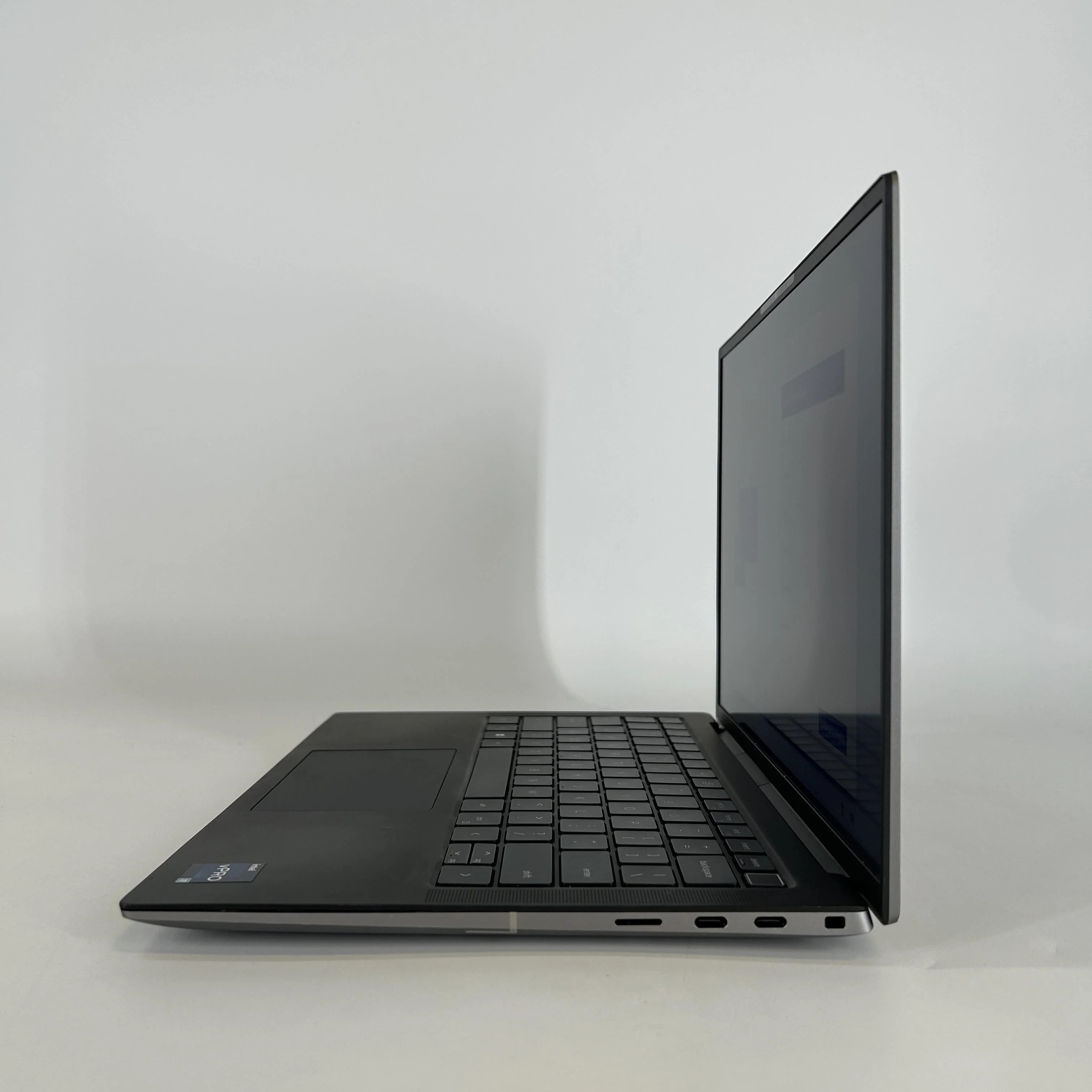 Dell Precision 5480 14 Gray 2.5 GHz Intel Core i7 13th Gen. 32GB RAM 256GB Solid State Drive NVIDIA RTX A1000 6 GB - Image 4