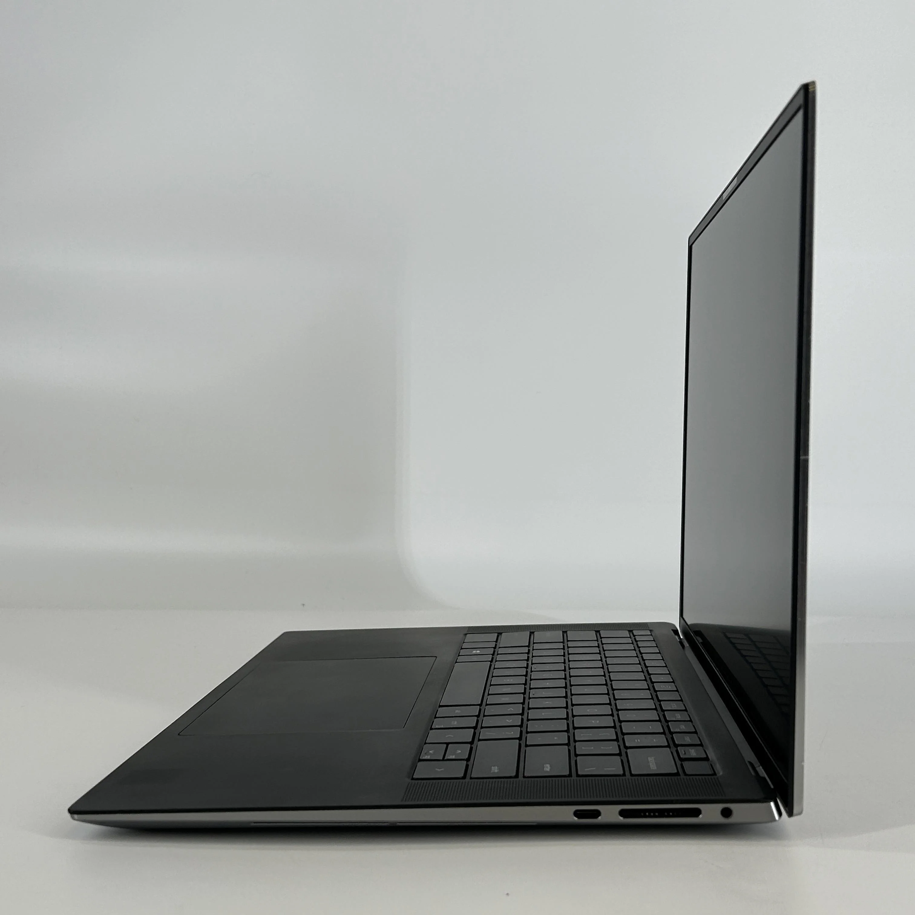 Dell Precision 5560 15.6 Gray 2.3 GHz Intel Core i7 11th Gen. 64GB RAM 512GB Solid State Drive NVIDIA Quadro T1200 4 GB - Image 4