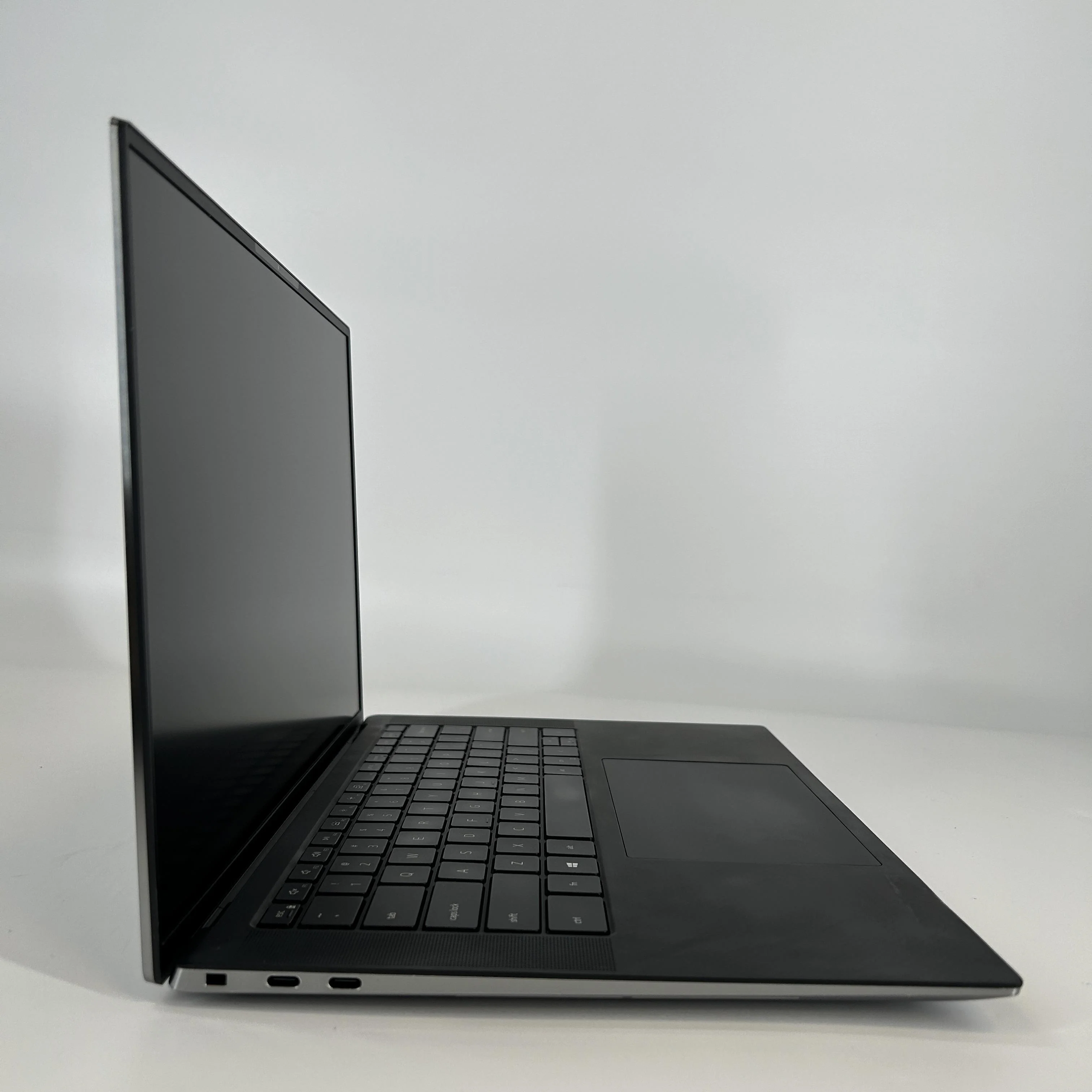 Dell Precision 5560 15.6 Gray 2.5 GHz Intel Core i7 11th Gen. 64GB RAM 2TB Solid State Drive NVIDIA RTX A2000 4 GB - Image 3