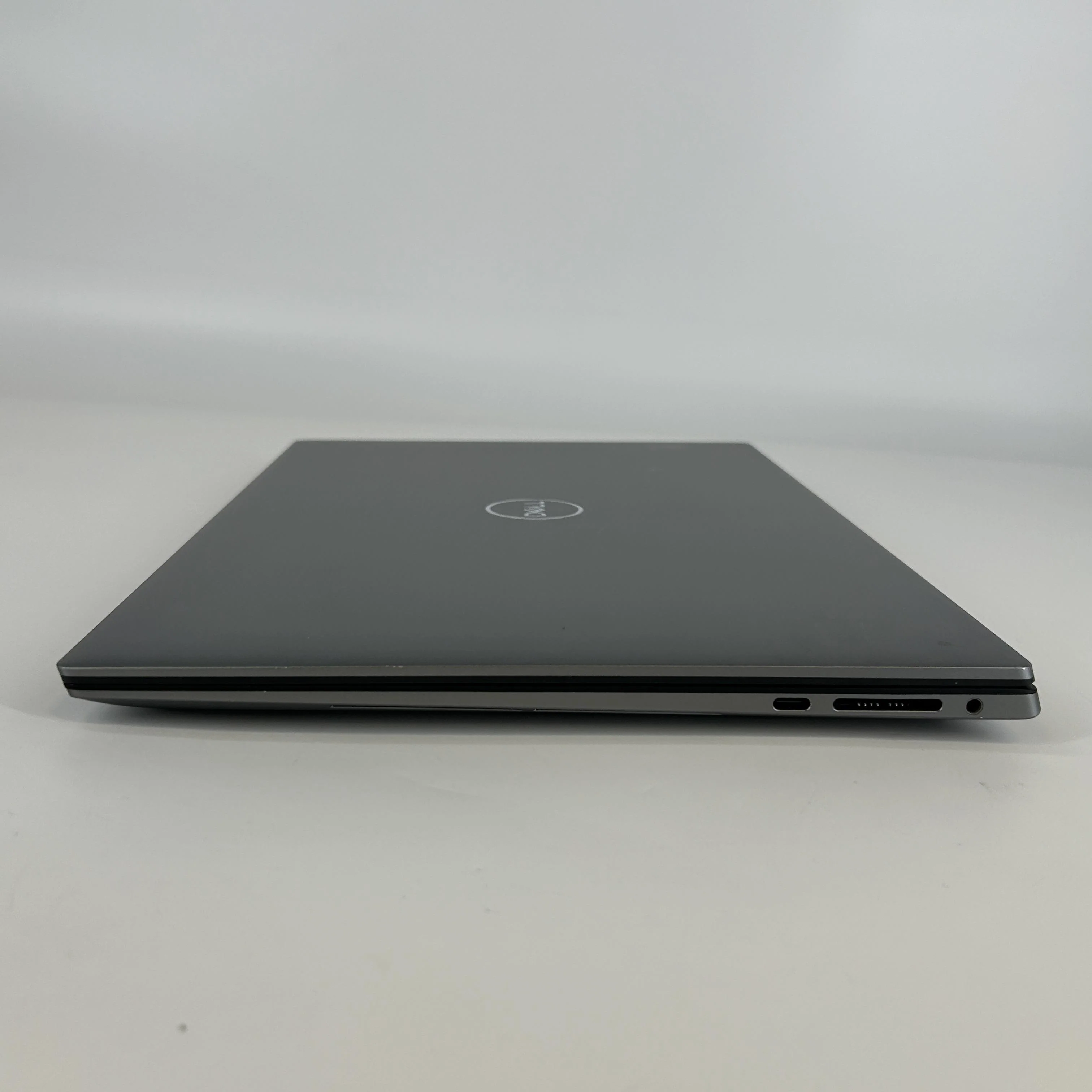 Dell Precision 5570 15.6 Gray 2.3 GHz Intel Core i7 12th Gen. 32GB RAM 512GB Solid State Drive NVIDIA RTX A1000 4 GB - Image 10