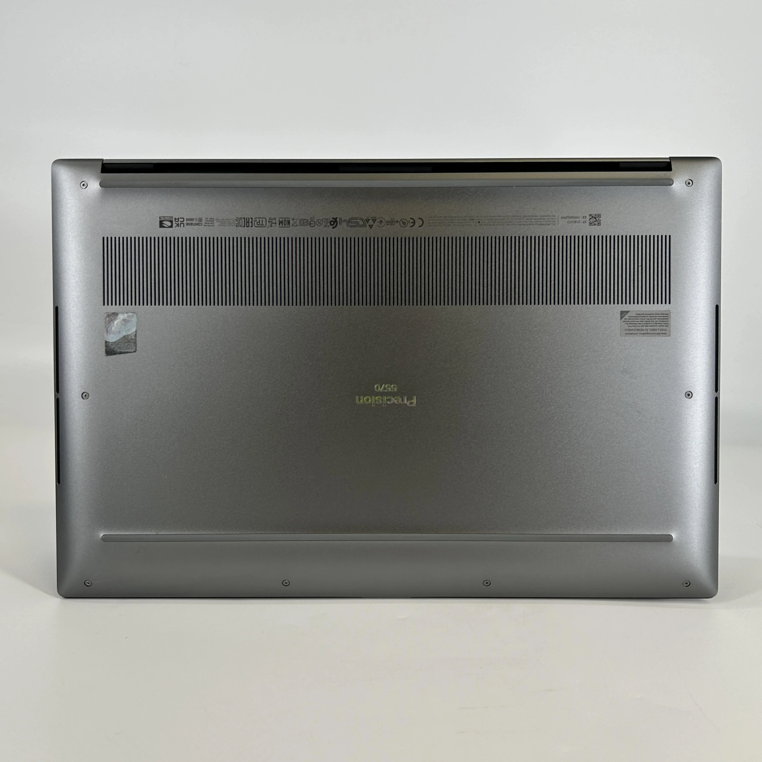 Dell Precision 5570 15.6 Gray 2.3 GHz Intel Core i7 12th Gen. 32GB RAM 512GB Solid State Drive NVIDIA RTX A1000 4 GB - Image 3