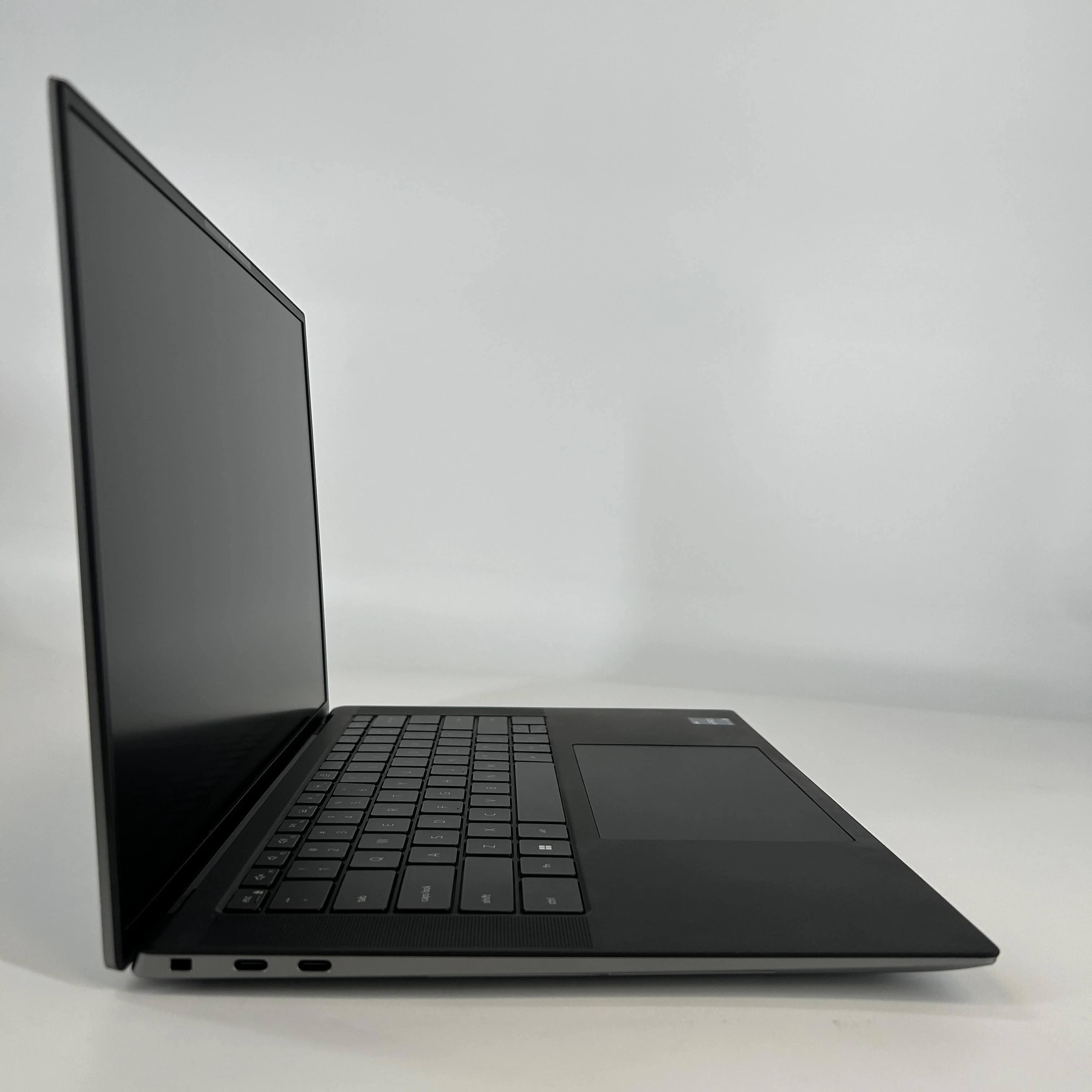 Dell Precision 5570 15.6 Gray 2.3 GHz Intel Core i7 12th Gen. 32GB RAM 512GB Solid State Drive NVIDIA RTX A1000 4 GB - Image 5