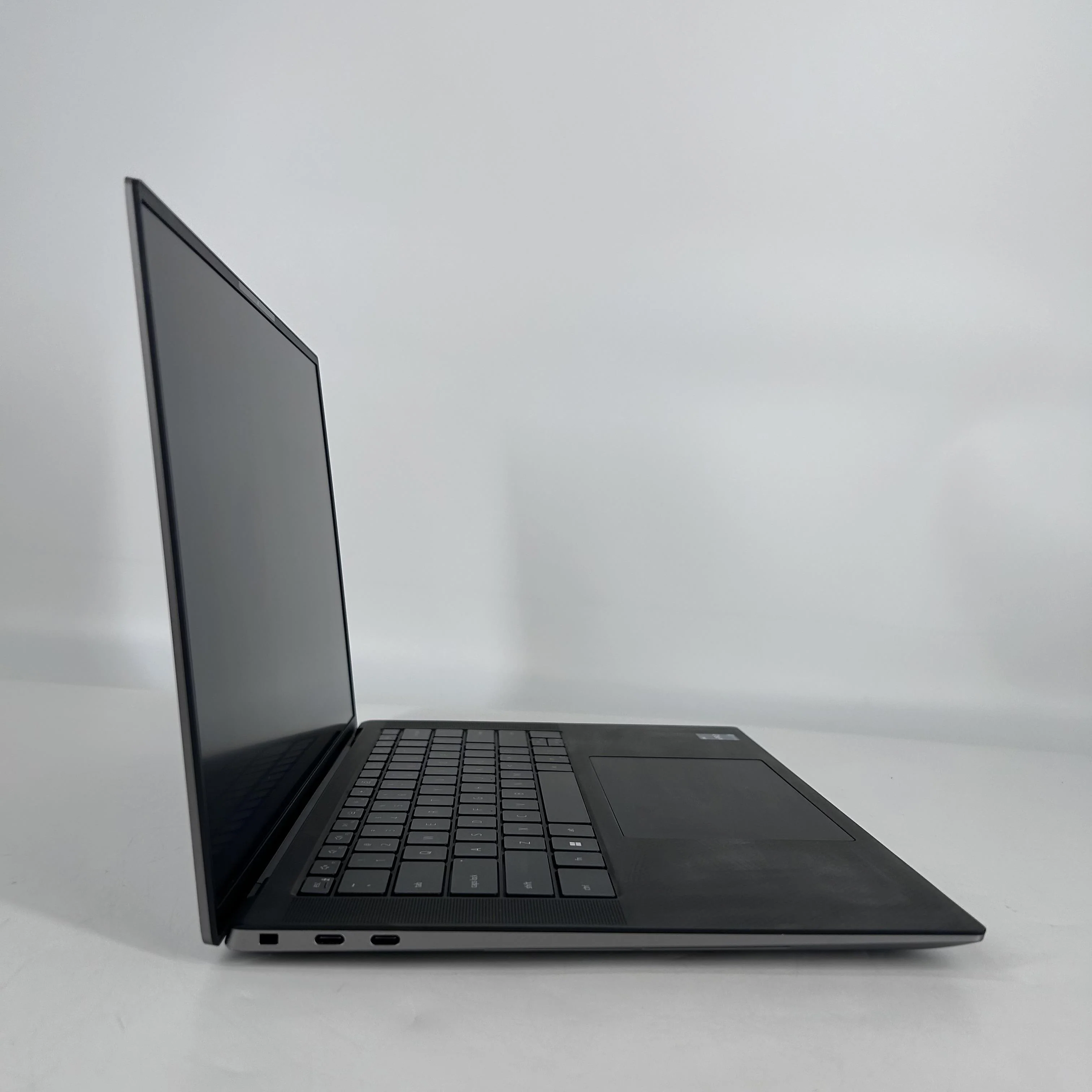 Dell Precision 5570 15.6 Gray 2.3 GHz Intel Core i7 12th Gen. 32GB RAM 512GB Solid State Drive NVIDIA RTX A2000 8 GB - Image 3