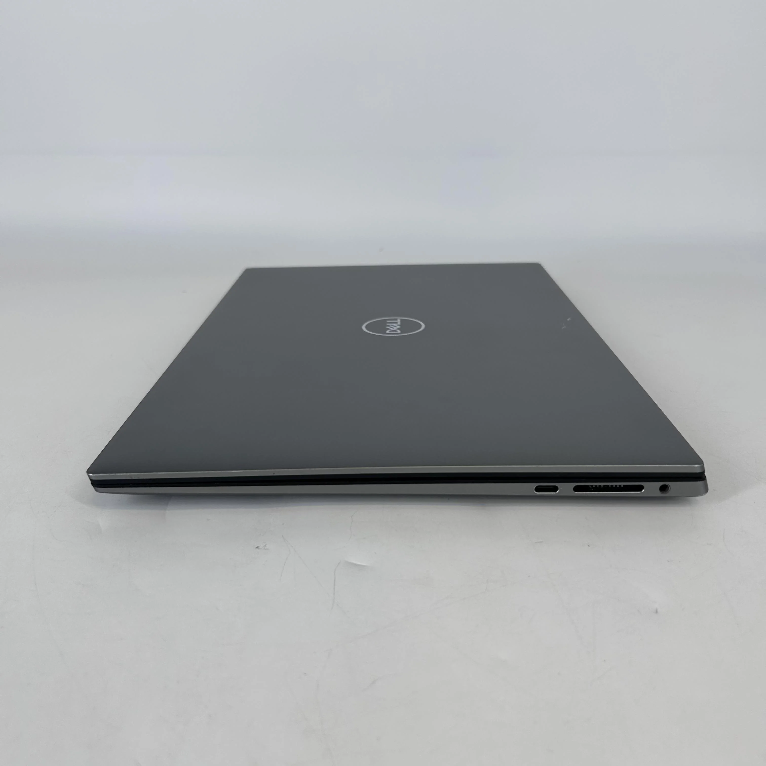 Dell Precision 5570 15.6 Gray 2.4 GHz Intel Core i7 12th Gen. 16GB RAM 512GB Solid State Drive NVIDIA RTX A1000 4 GB - Image 7