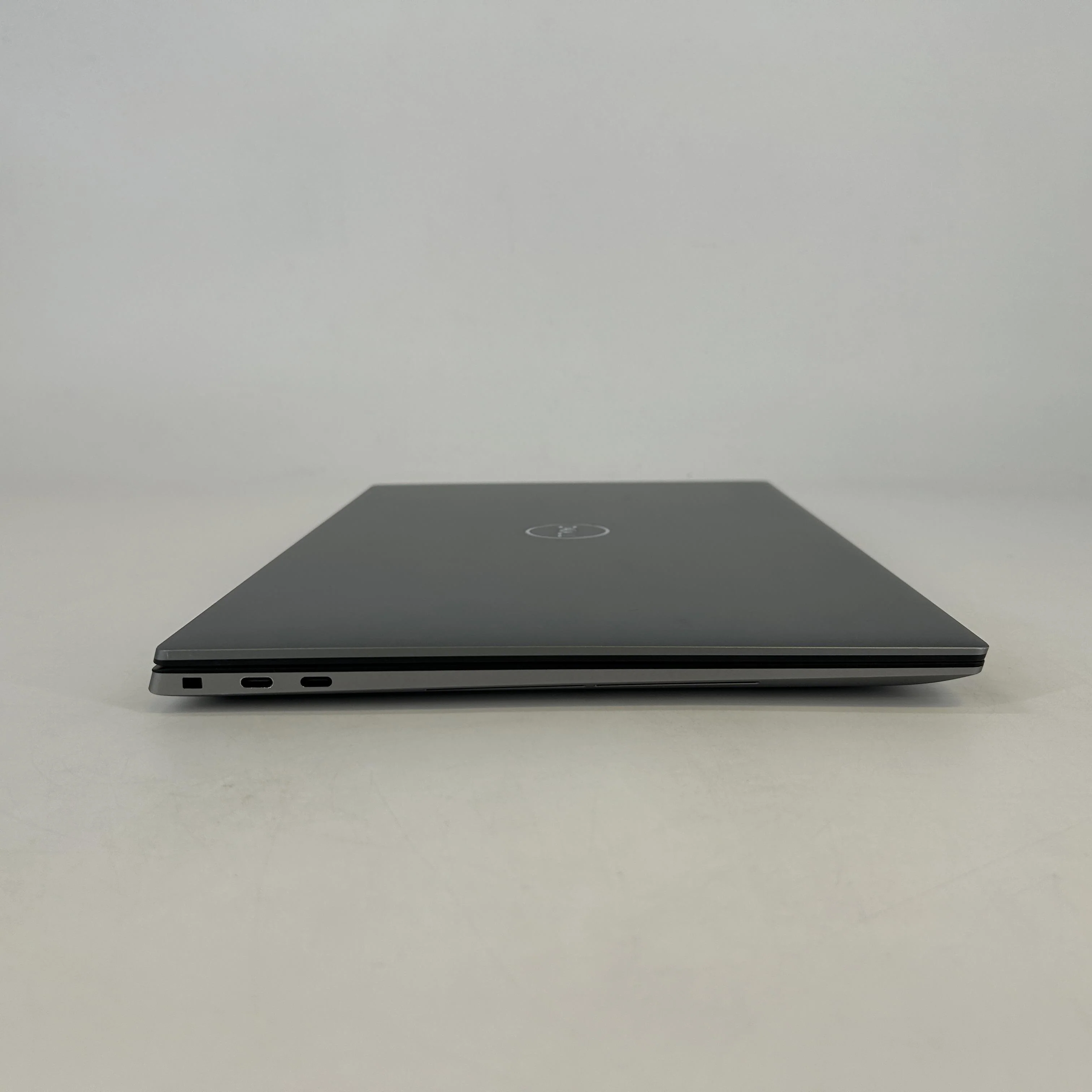 Dell Precision 5570 15.6 Gray 2.4 GHz Intel Core i7 12th Gen. 64GB RAM 2TB Solid State Drive NVIDIA RTX A1000 4 GB - Image 6
