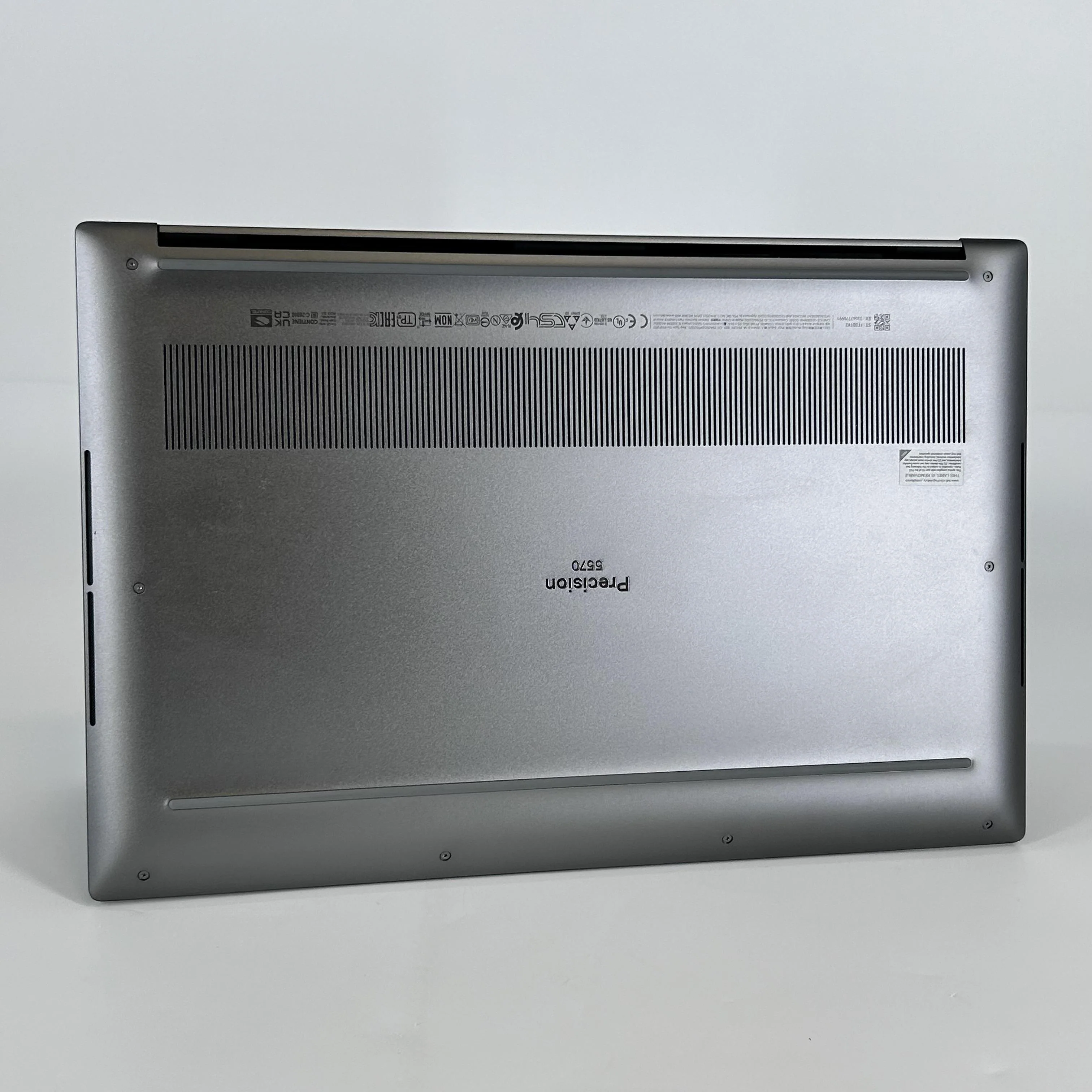 Dell Precision 5570 15.6 Gray 2.5 GHz Intel Core i9 12th Gen. 8GB RAM 1TB Solid State Drive NVIDIA RTX A2000 8 GB - Image 5