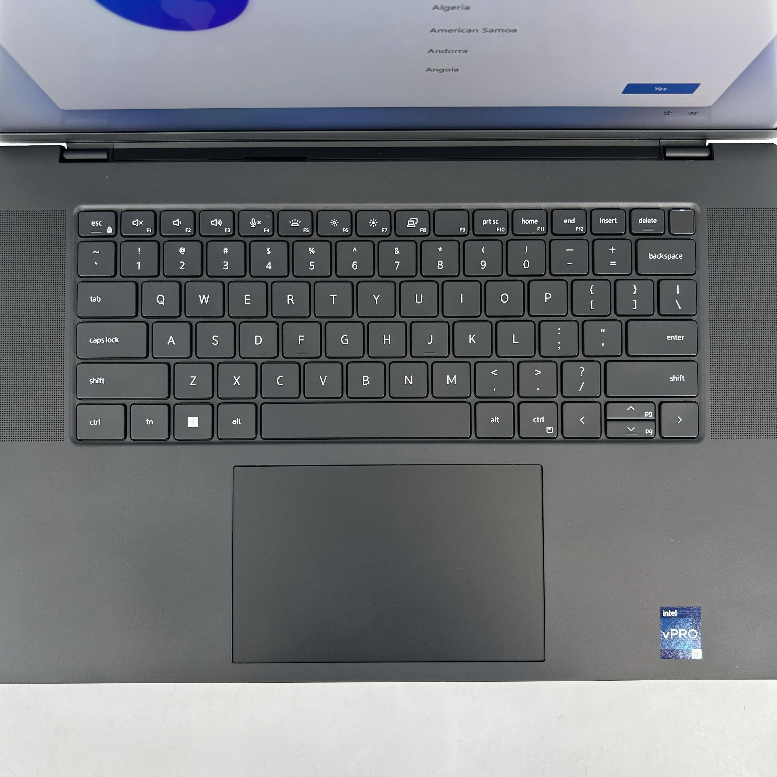 Dell Precision 5680 16 Gray 2.6 GHz Intel Core i9 13th Gen. 32GB RAM 512GB Solid State Drive NVIDIA RTX 2000 Ada 8 GB - Image 2