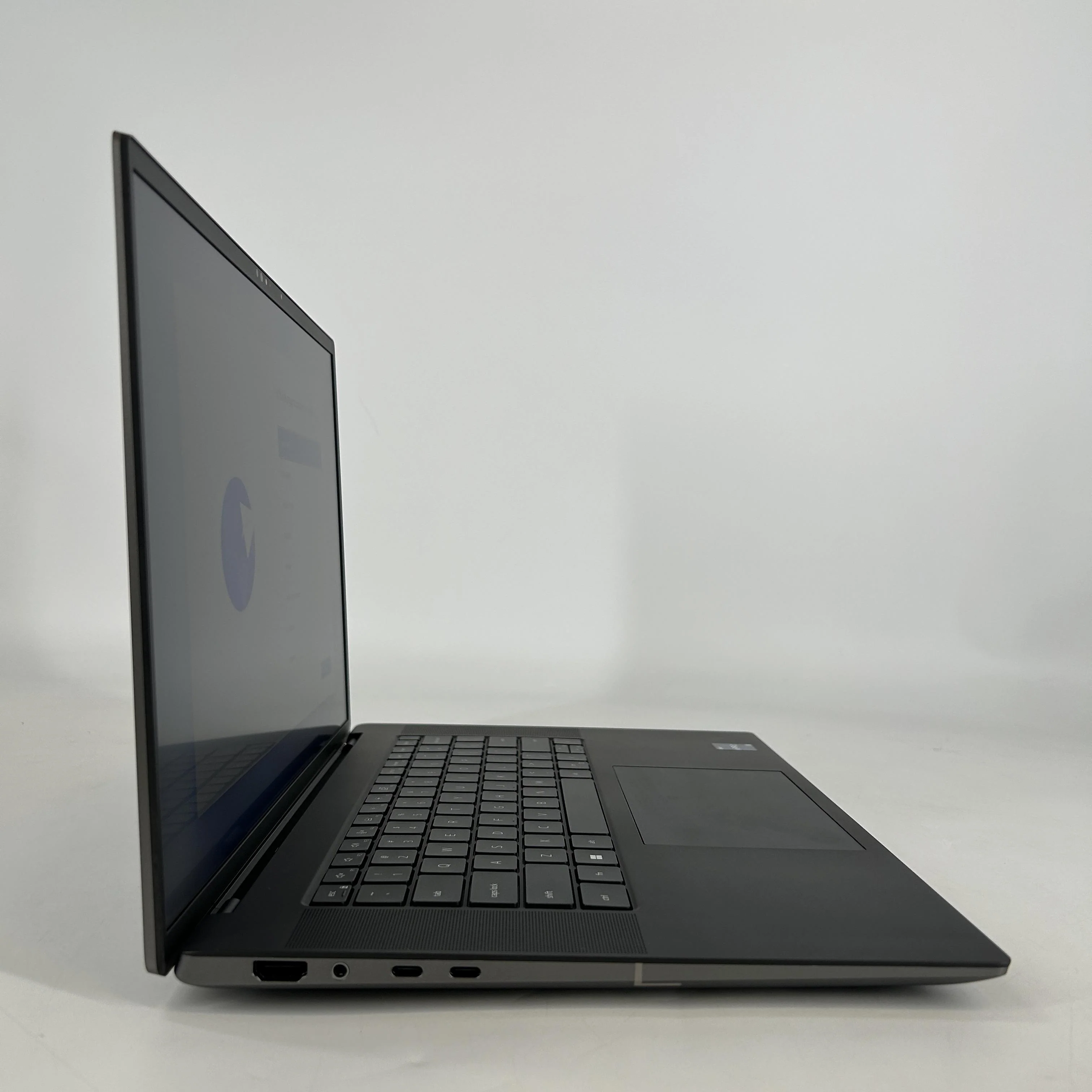 Dell Precision 5680 16 Gray 2.6 GHz Intel Core i9 13th Gen. 32GB RAM 512GB Solid State Drive NVIDIA RTX 2000 Ada 8 GB - Image 3