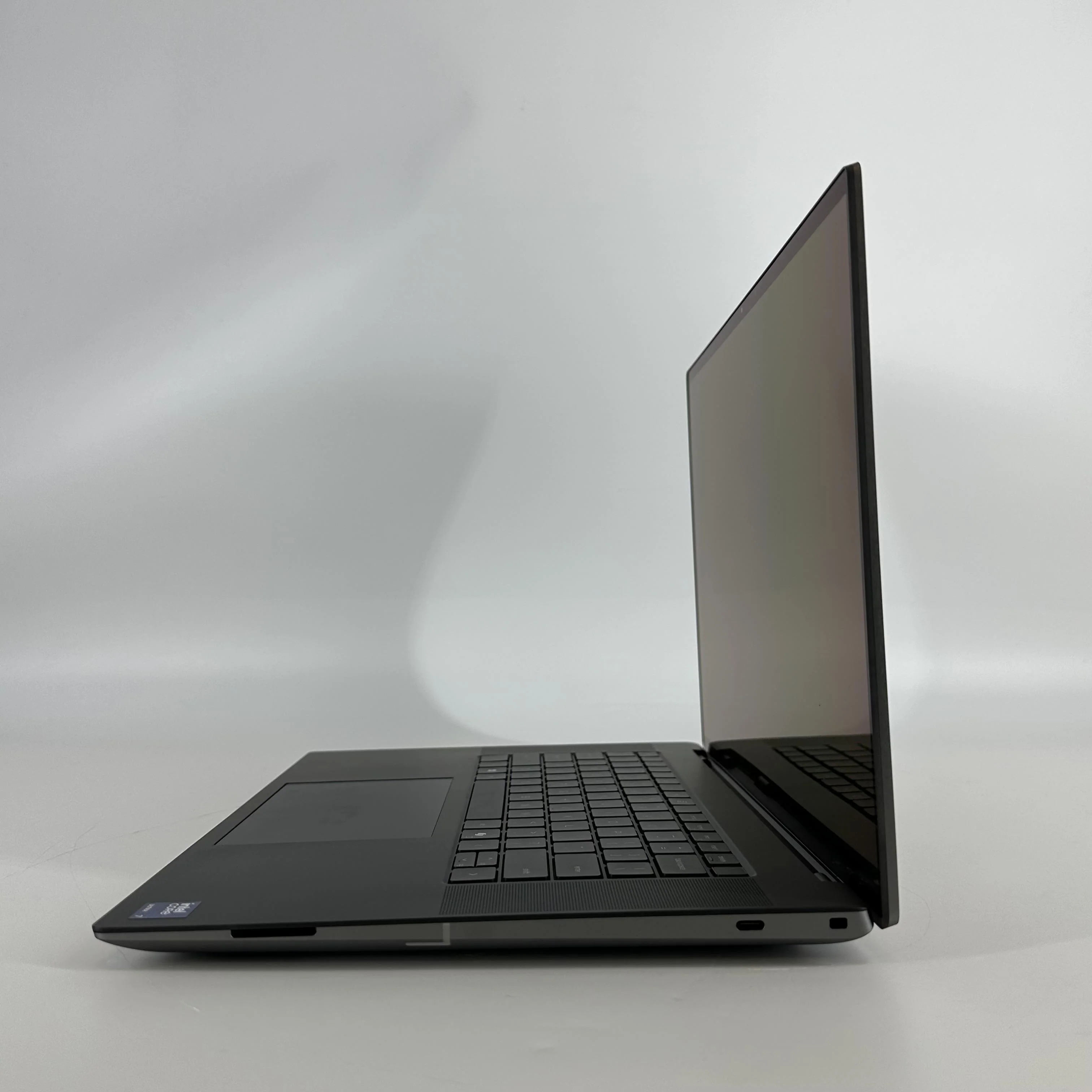 Dell Precision 5690 16 Gray 3.8 GHz Intel Core Ultra 7 32GB RAM 512GB Solid State Drive NVIDIA RTX 2000 Ada 8 GB - Image 6