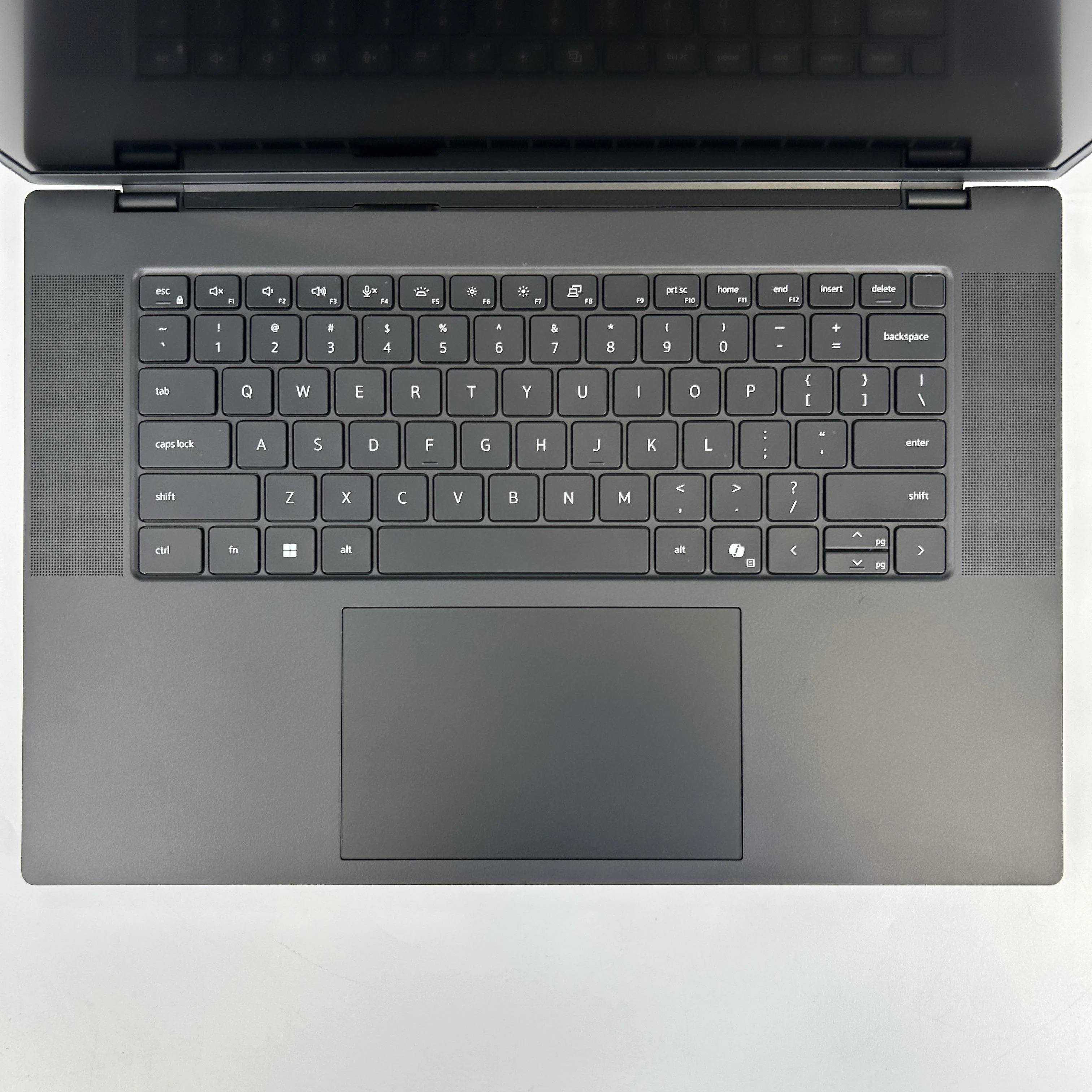 Dell Precision 5690 16 Gray 3.8 GHz Intel Core Ultra 7 64GB RAM 1TB Solid State Drive NVIDIA RTX 2000 Ada 8 GB - Image 2