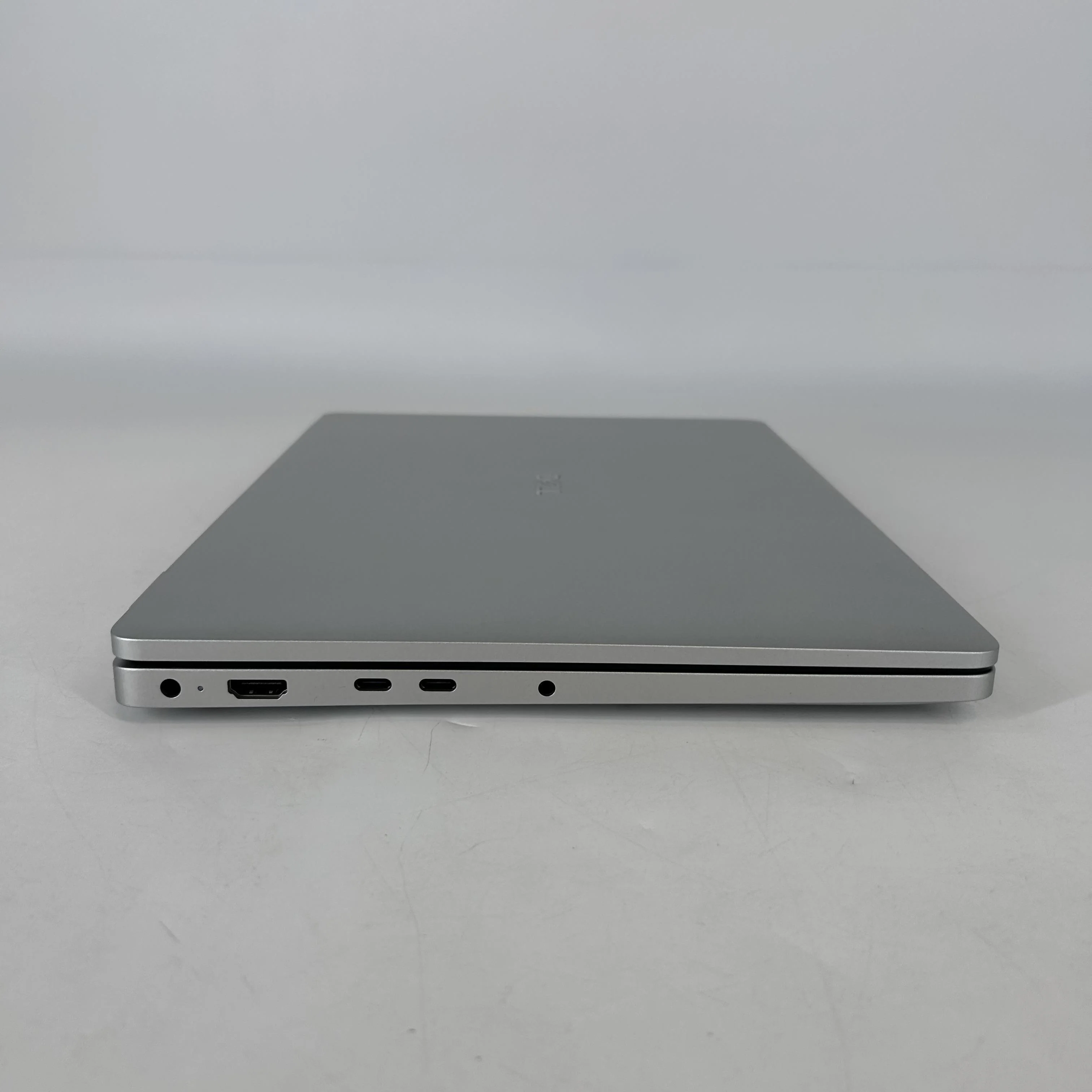 Dell Pro 14 PC14250 Platinum Silver 2.0 GHz Intel Core Ultra 7 Series 2 32GB RAM 512GB Solid State Drive - Image 6