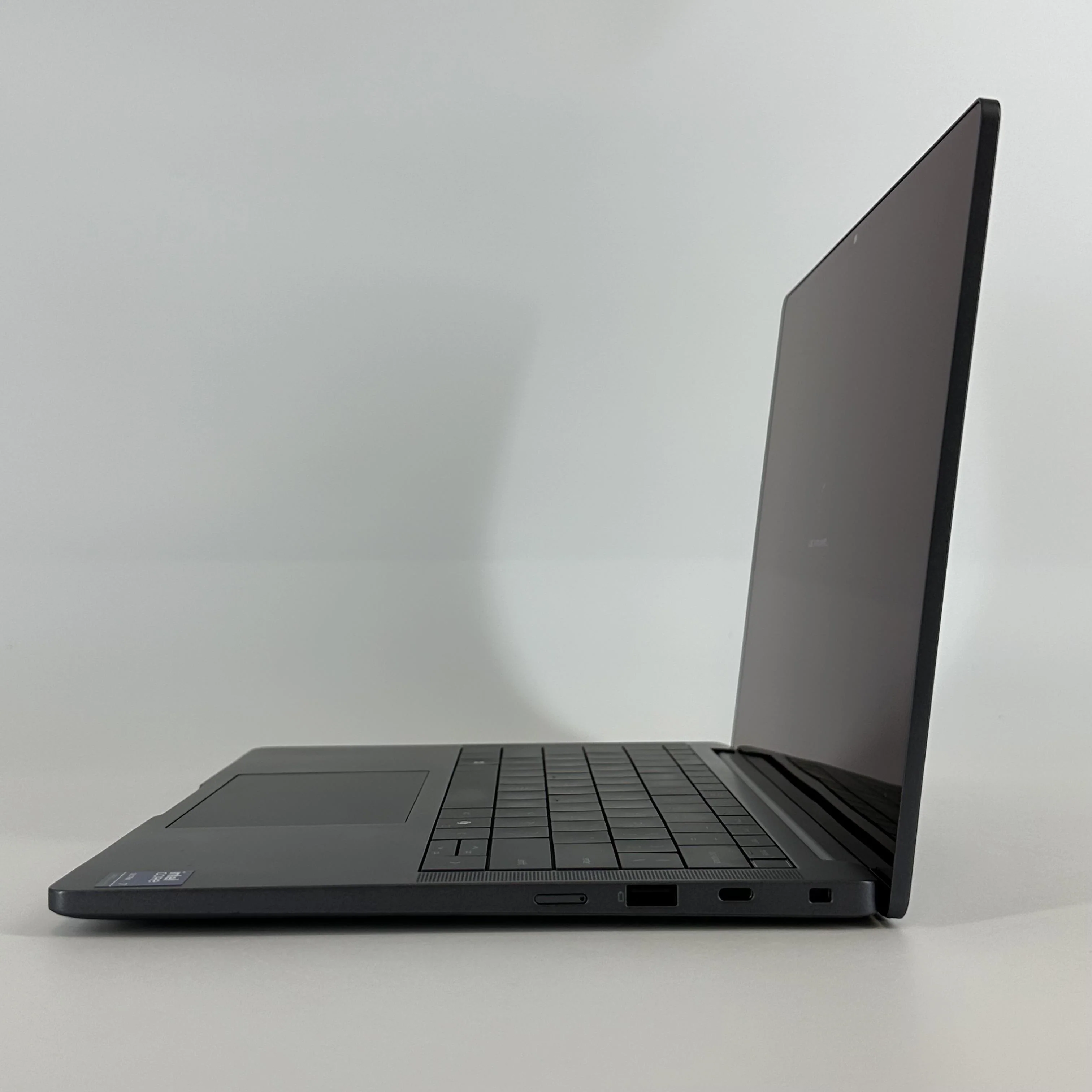 Dell Pro 14 Premium PA14250 Black 2.2 GHz Intel Core Ultra 7 Series 2 32GB RAM 512GB Solid State Drive - Image 4