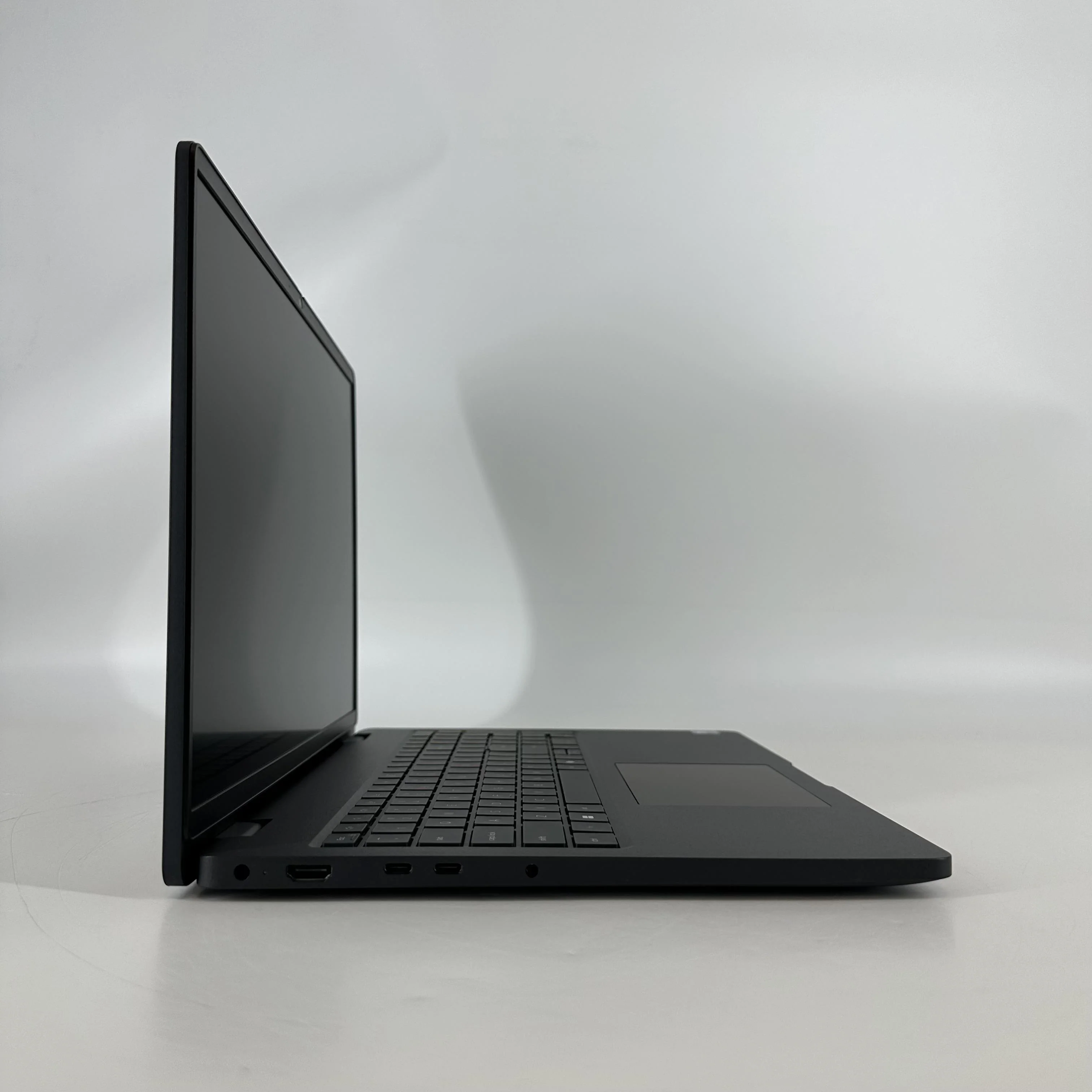 Dell Pro 16 PC16250 Magnetite 4.7 GHz Intel Core Ultra 7 Series 2 16GB RAM 1TB Solid State Drive - Image 3