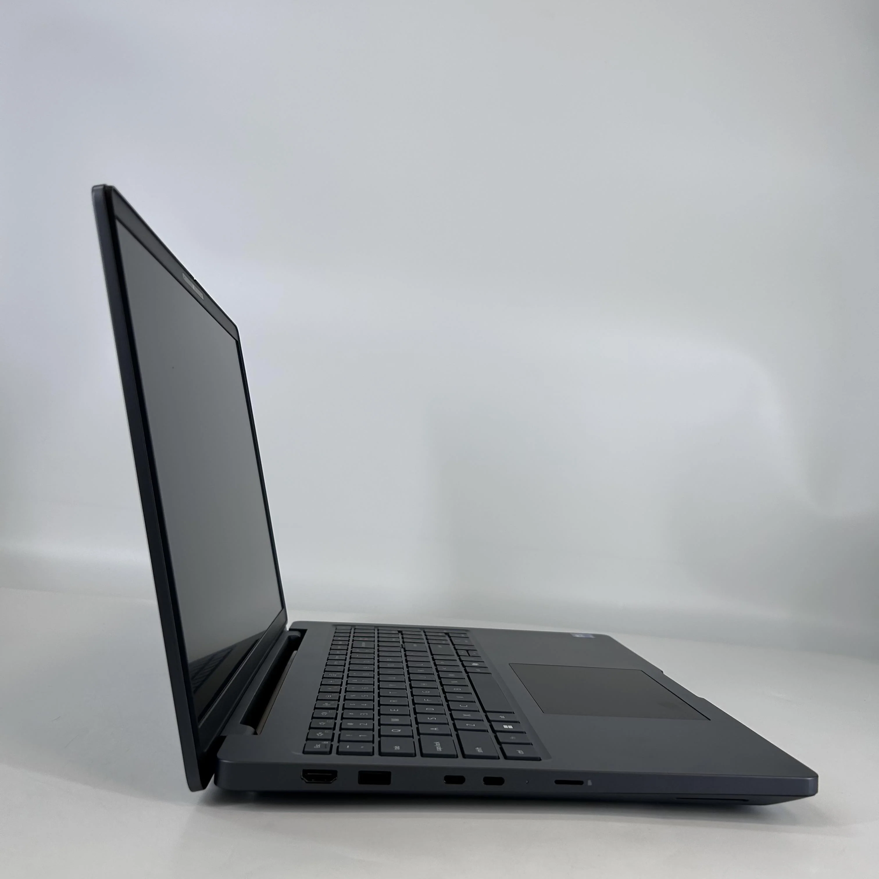 Dell Pro Max 16 MC16250 Magnetite 2.0 GHz Intel Core Ultra 7 Series 2 16GB RAM 512GB Solid State Drive - Image 3