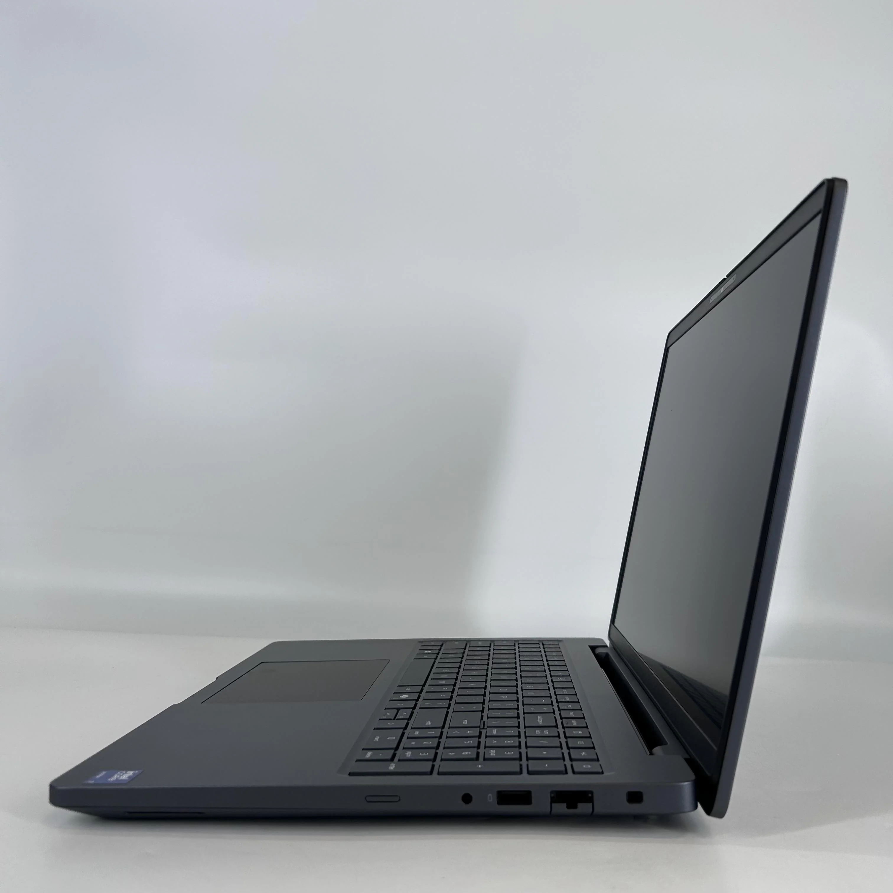Dell Pro Max 16 MC16250 Magnetite 2.0 GHz Intel Core Ultra 7 Series 2 16GB RAM 512GB Solid State Drive - Image 4