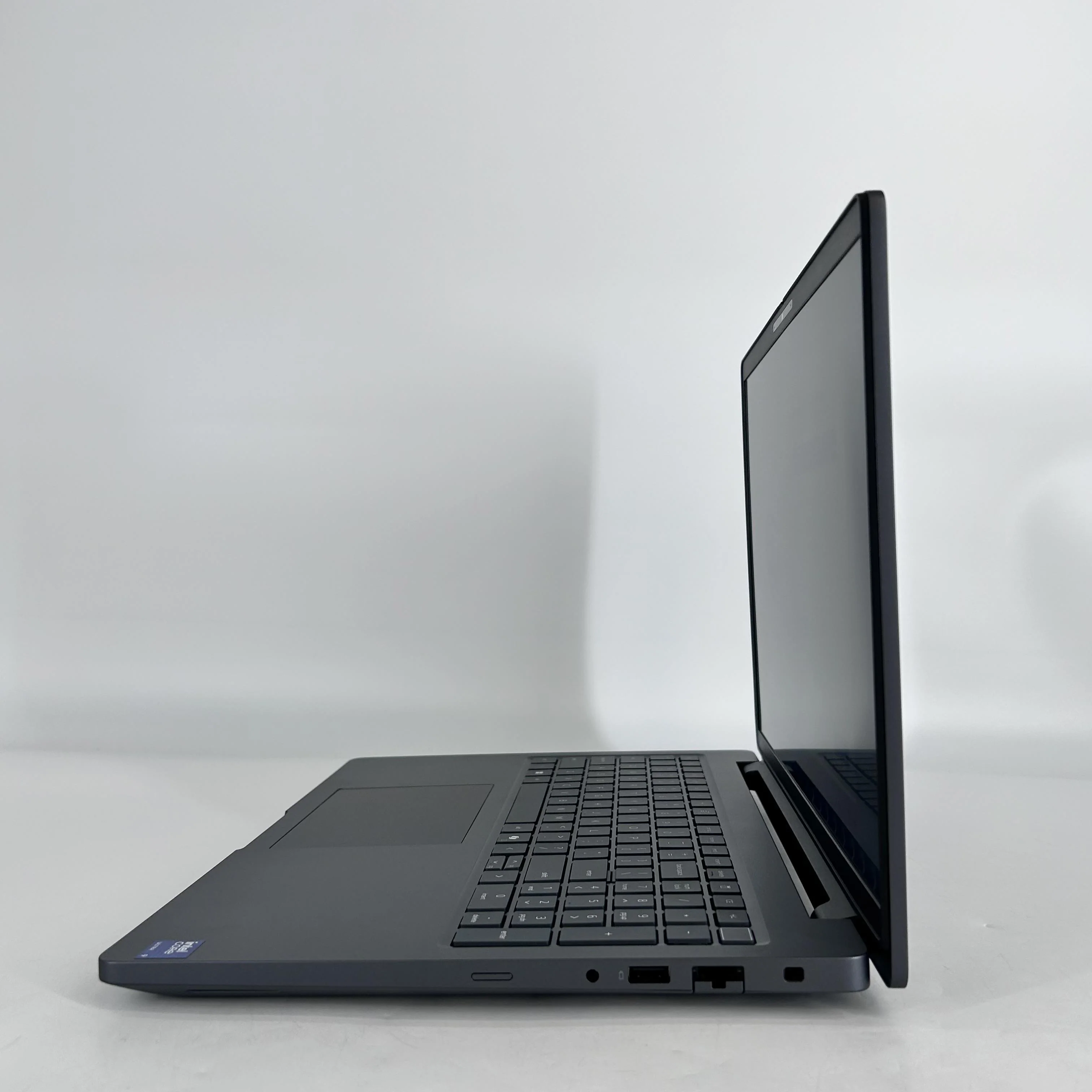 Dell Pro Max 16 MC16250 Magnetite 2.9 GHz Intel Core Ultra 9 Series 2 32GB RAM 1TB Solid State Drive - Image 4