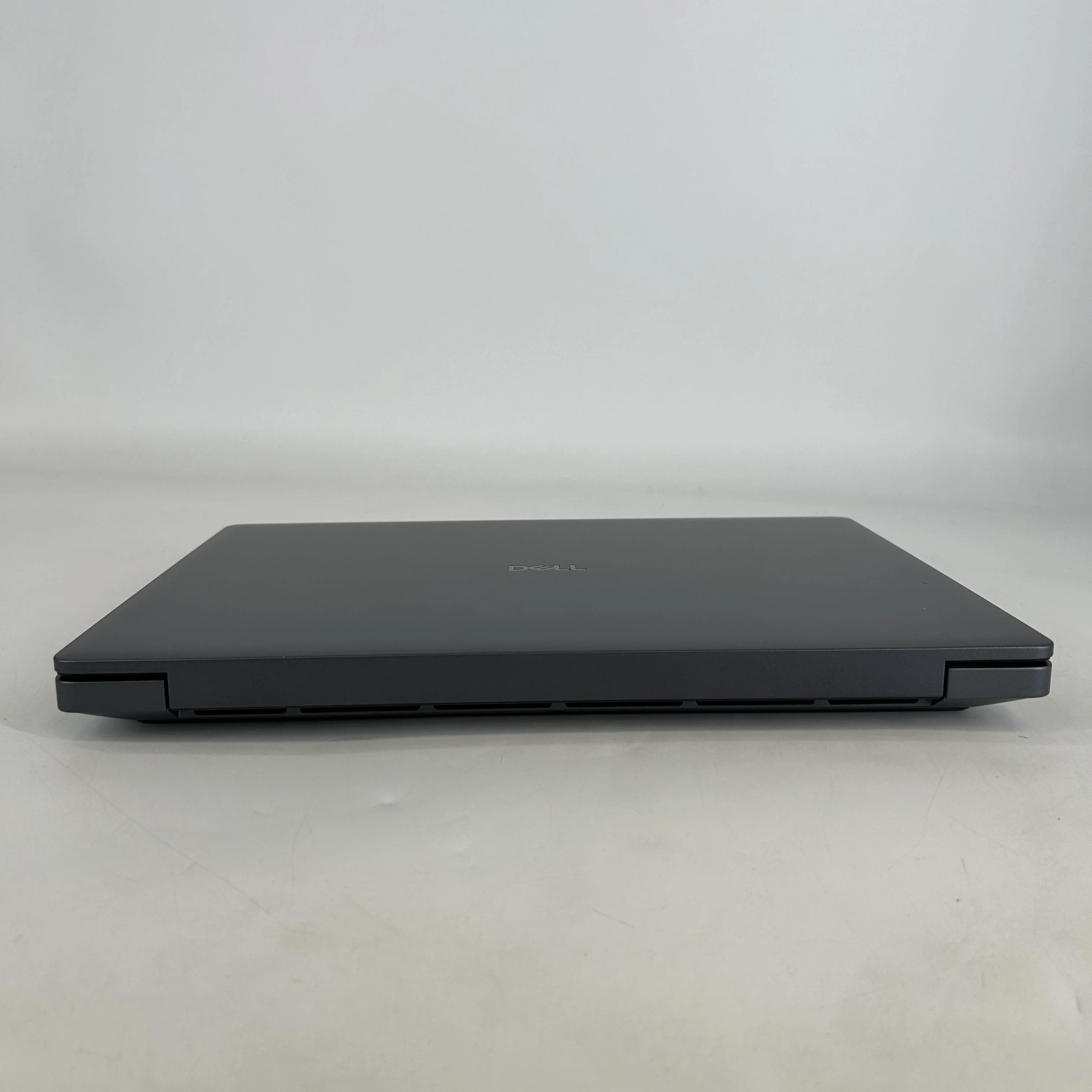 Dell Pro Max 16 Plus MB16250 Intel Core Ultra 9 Series 2 128GB RAM 4TB Solid State Drive NVIDIA RTX PRO 5000 Blackwell 24 GB - Image 6