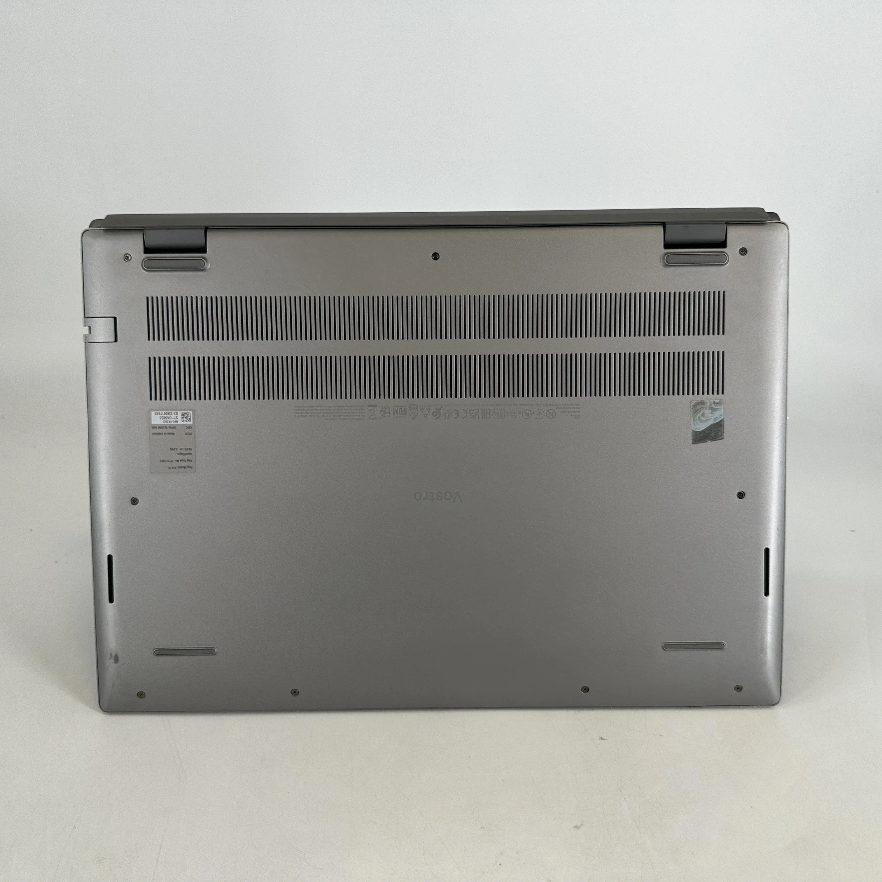 Dell Vostro 5620 16 Gray 2.1 GHz Intel Core i7 12th Gen. 16GB RAM 512GB Solid State Drive - Image 4