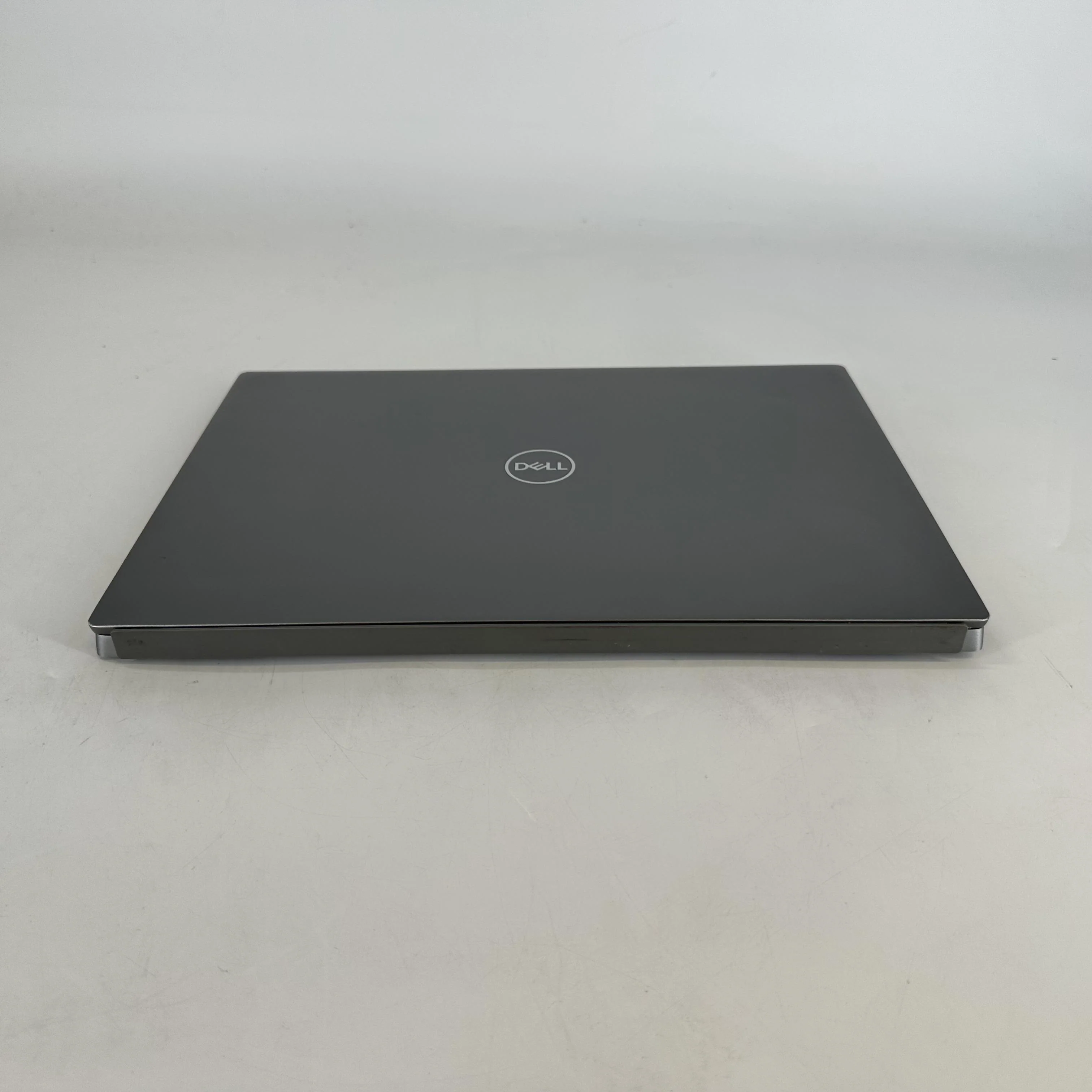 Dell Vostro 5620 16 Gray 2.1 GHz Intel Core i7 12th Gen. 16GB RAM 512GB Solid State Drive - Image 9