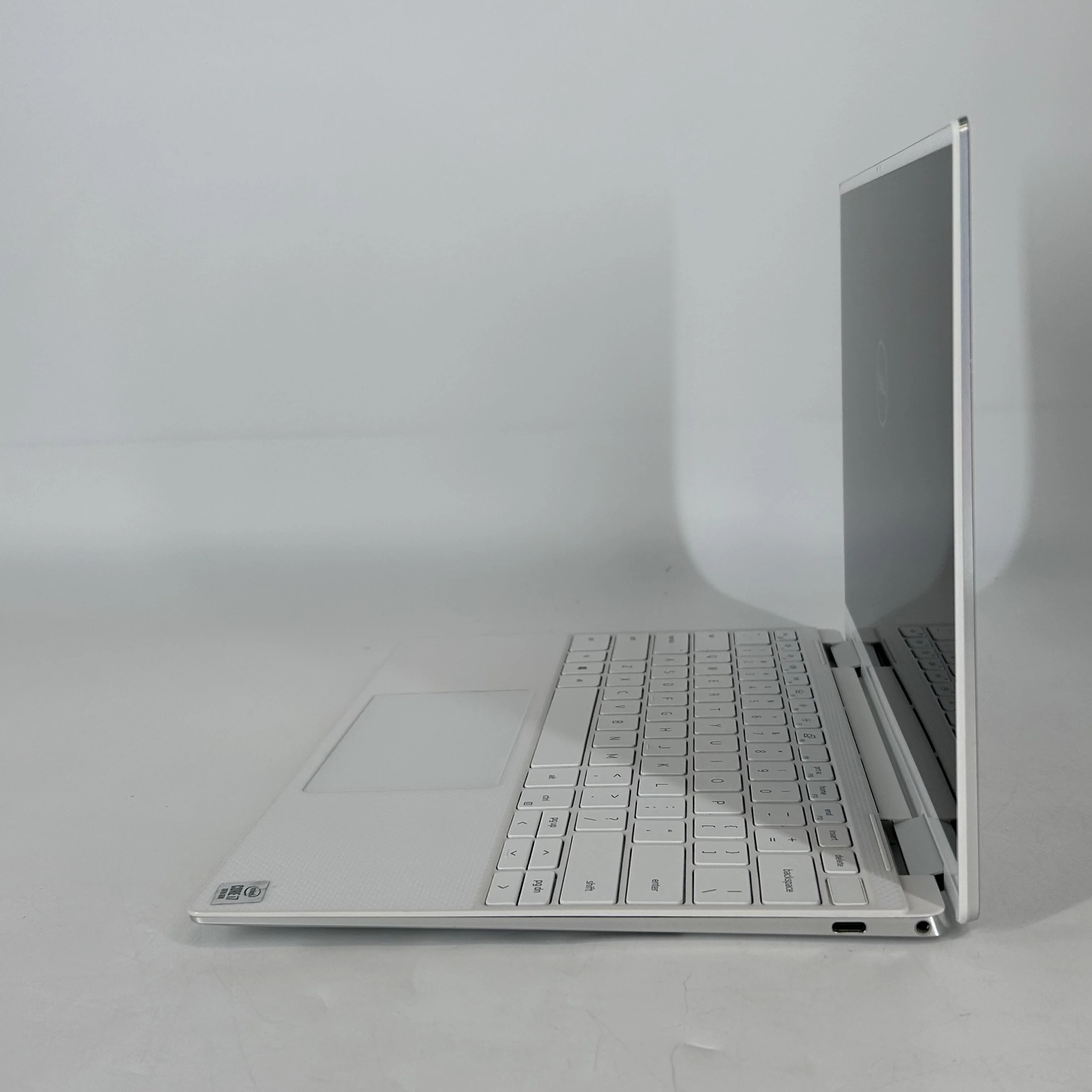 Dell XPS 13 7390 (2-in-1) Silver 1.3 GHz Intel Core i7 10th Gen. 16GB RAM 512GB Solid State Drive - Image 4