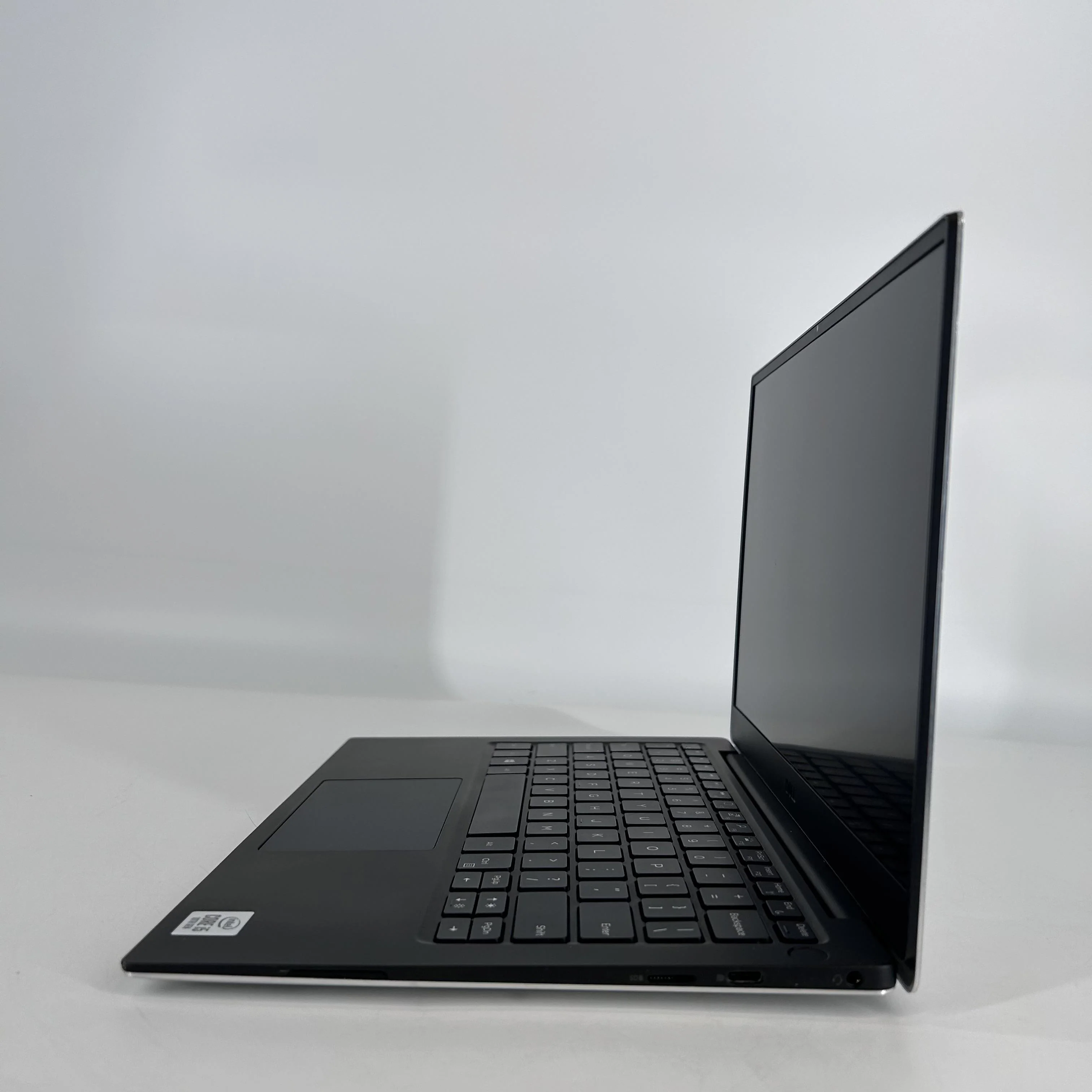 Dell XPS 13 7390 Silver 1.6 GHz Intel Core i5 10th Gen. 8GB RAM 256GB Solid State Drive - Image 4