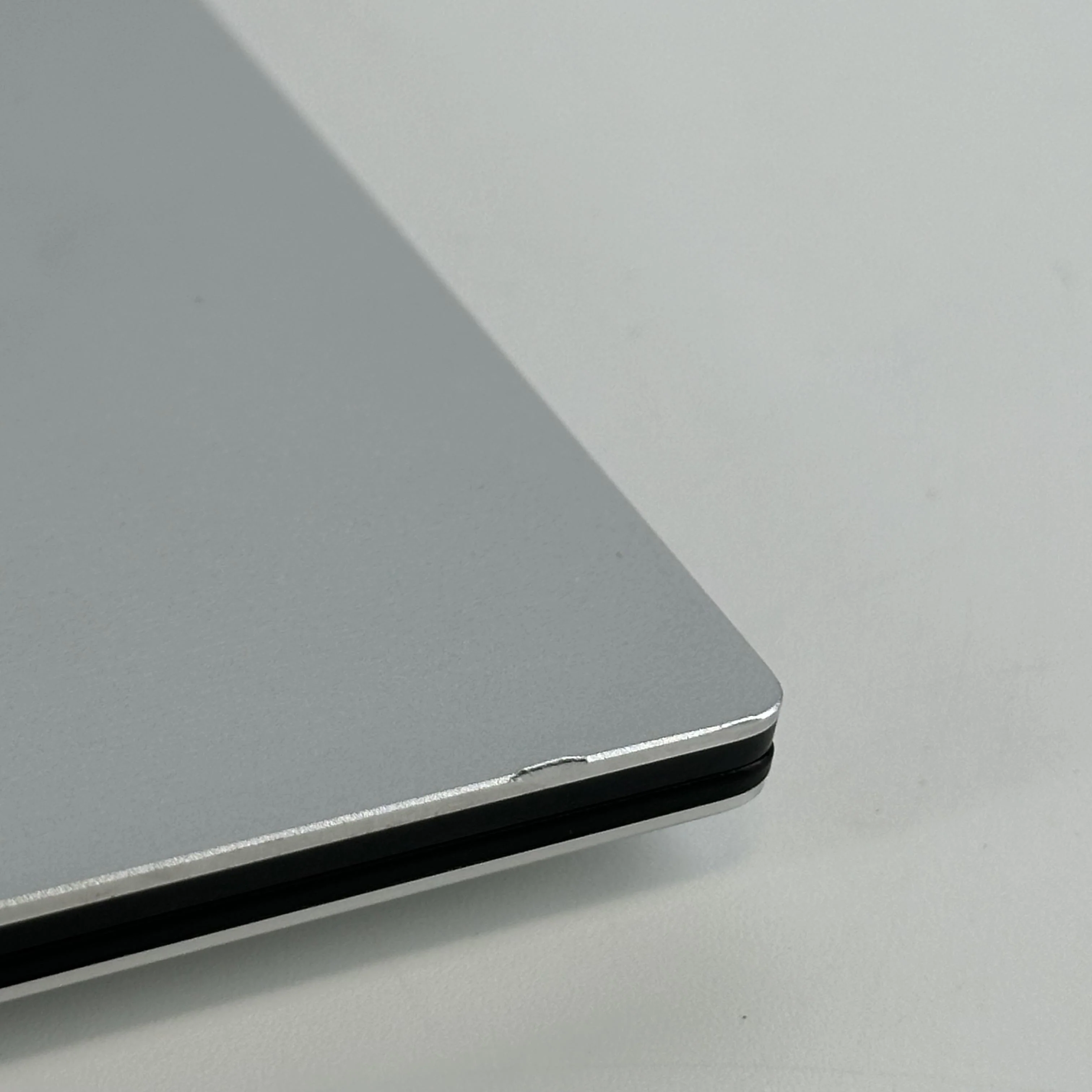 Dell XPS 13 9305 Silver 2.8 GHz Intel Core i7 11th Gen. 16GB RAM 1TB Solid State Drive - Image 9