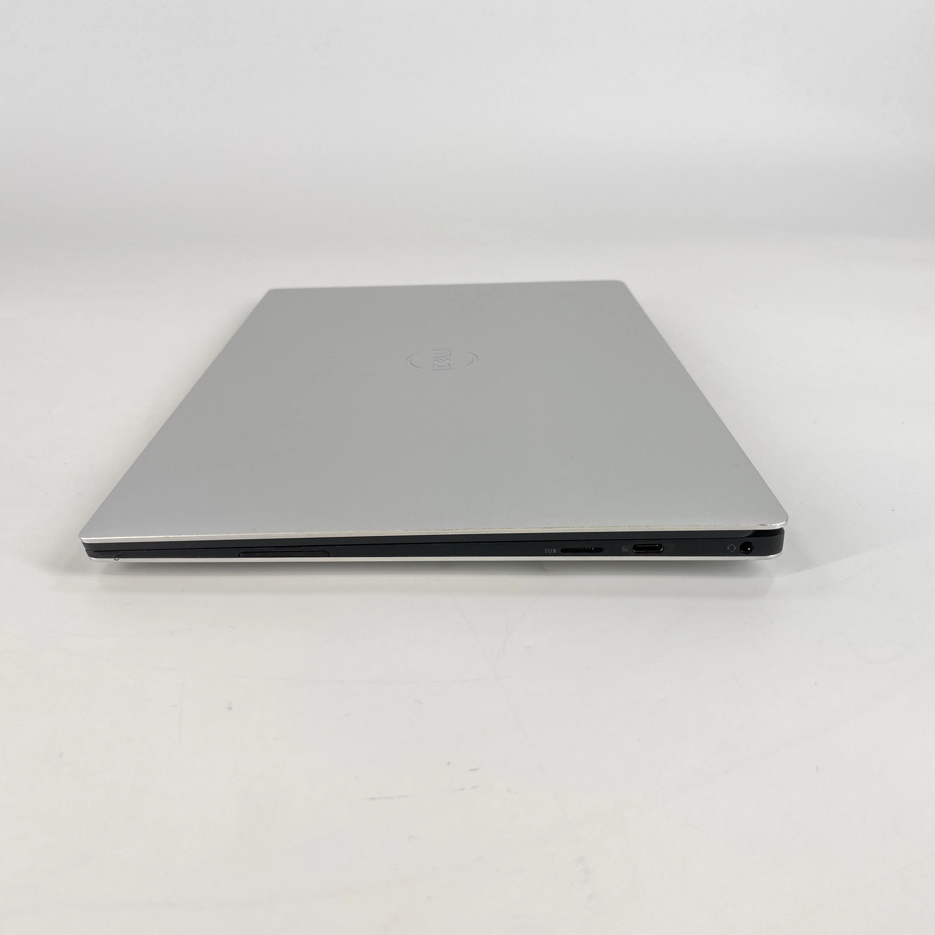 Dell XPS 13 9305 Silver 2.8 GHz Intel Core i7 11th Gen. 16GB RAM 512GB Solid State Drive