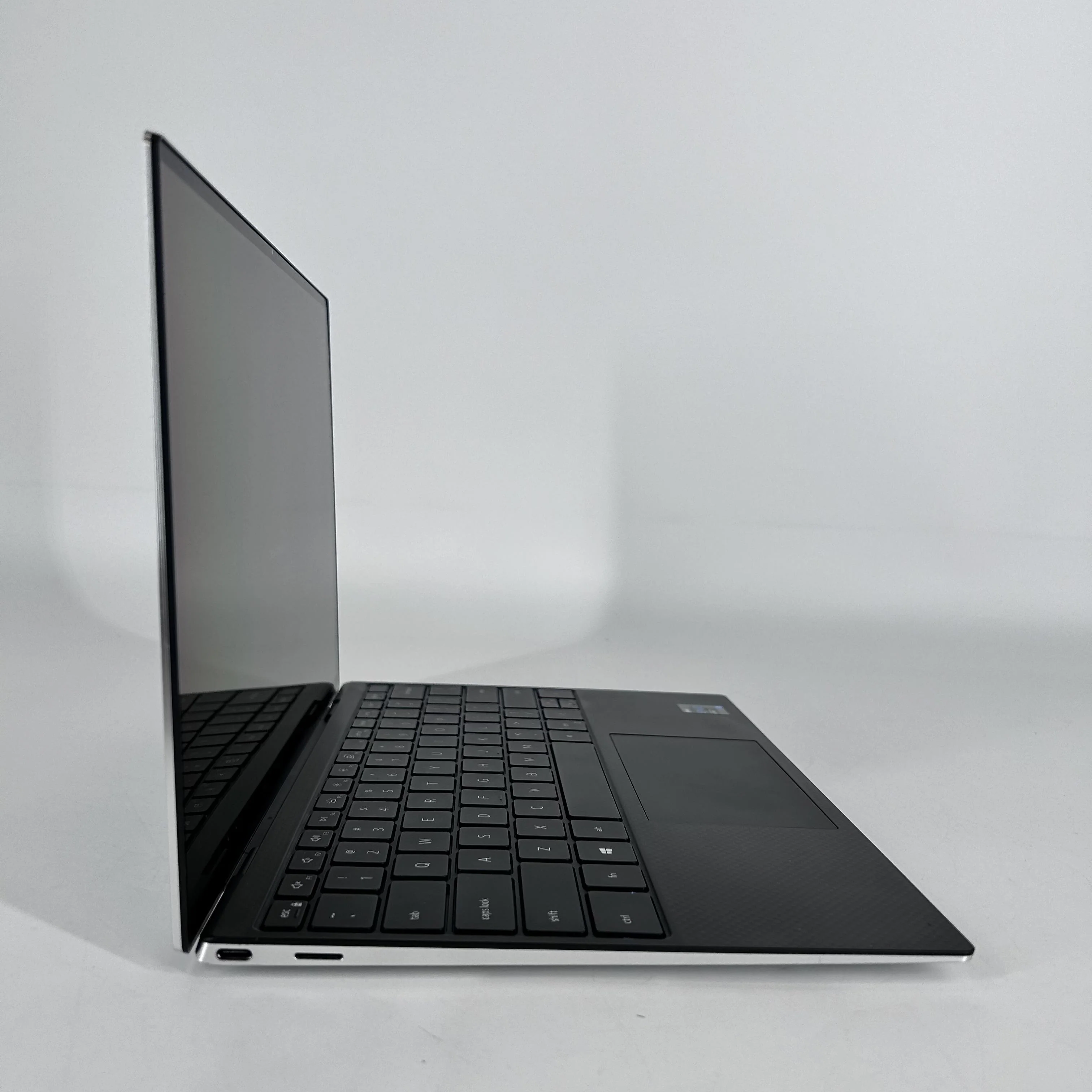 Dell XPS 13 9310 Silver 2.9 GHz Intel Core i7 11th Gen. 32GB RAM 1TB Solid State Drive - Image 3