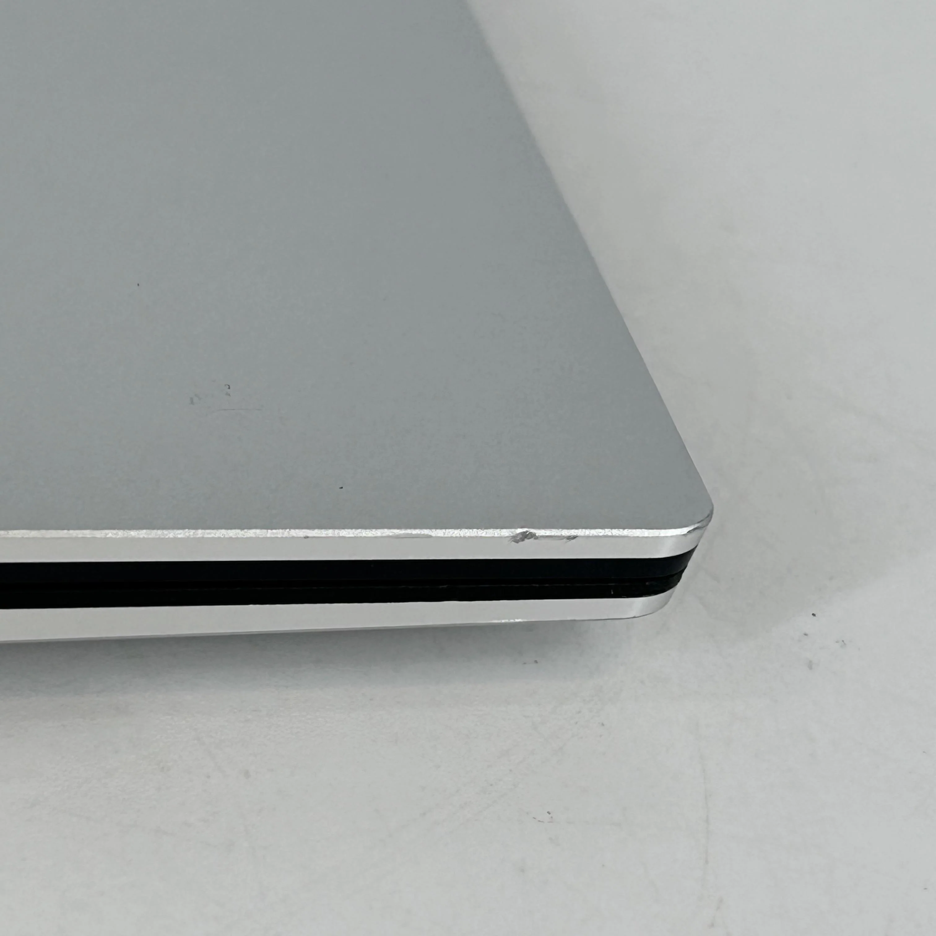 Dell XPS 13 9310 Silver 3.0 GHz Intel Core i7 11th Gen. 16GB RAM 1TB Solid State Drive - Image 16