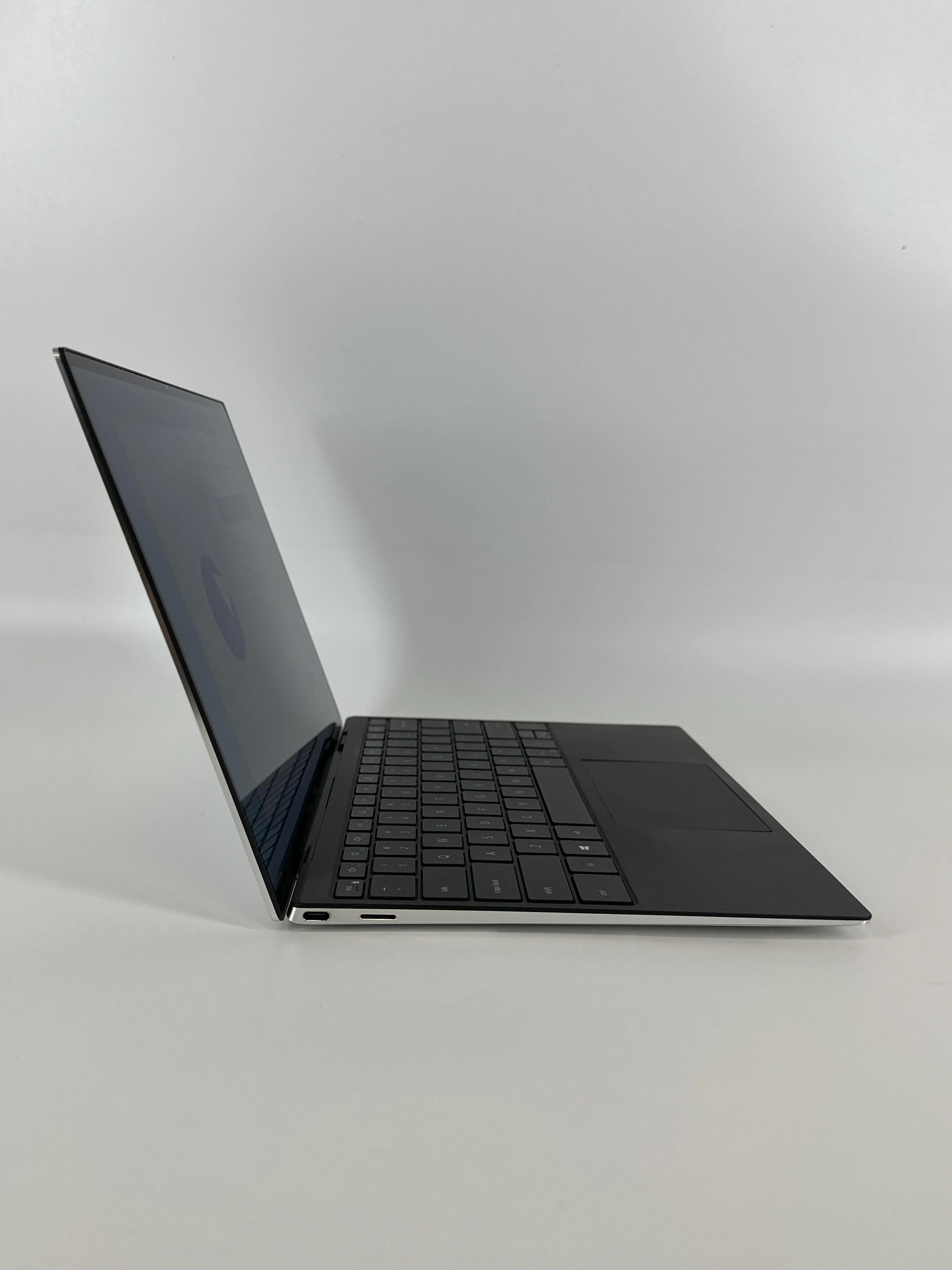 Dell XPS 13 9310 Silver 3.0 GHz Intel Core i7 11th Gen. 32GB RAM 2TB Solid State Drive - Image 2