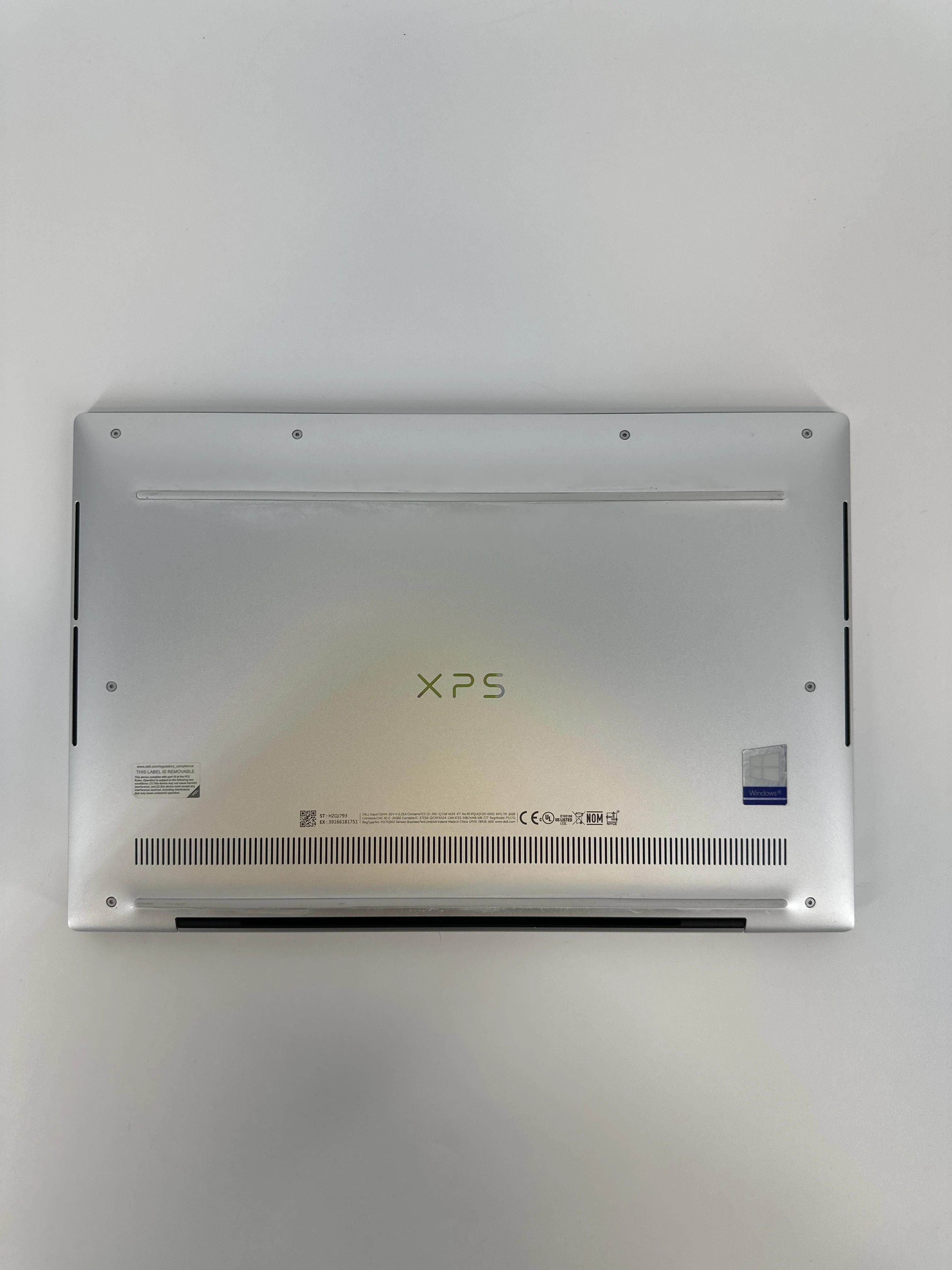 Dell XPS 13 9310 Silver 3.0 GHz Intel Core i7 11th Gen. 32GB RAM 2TB Solid State Drive - Image 5