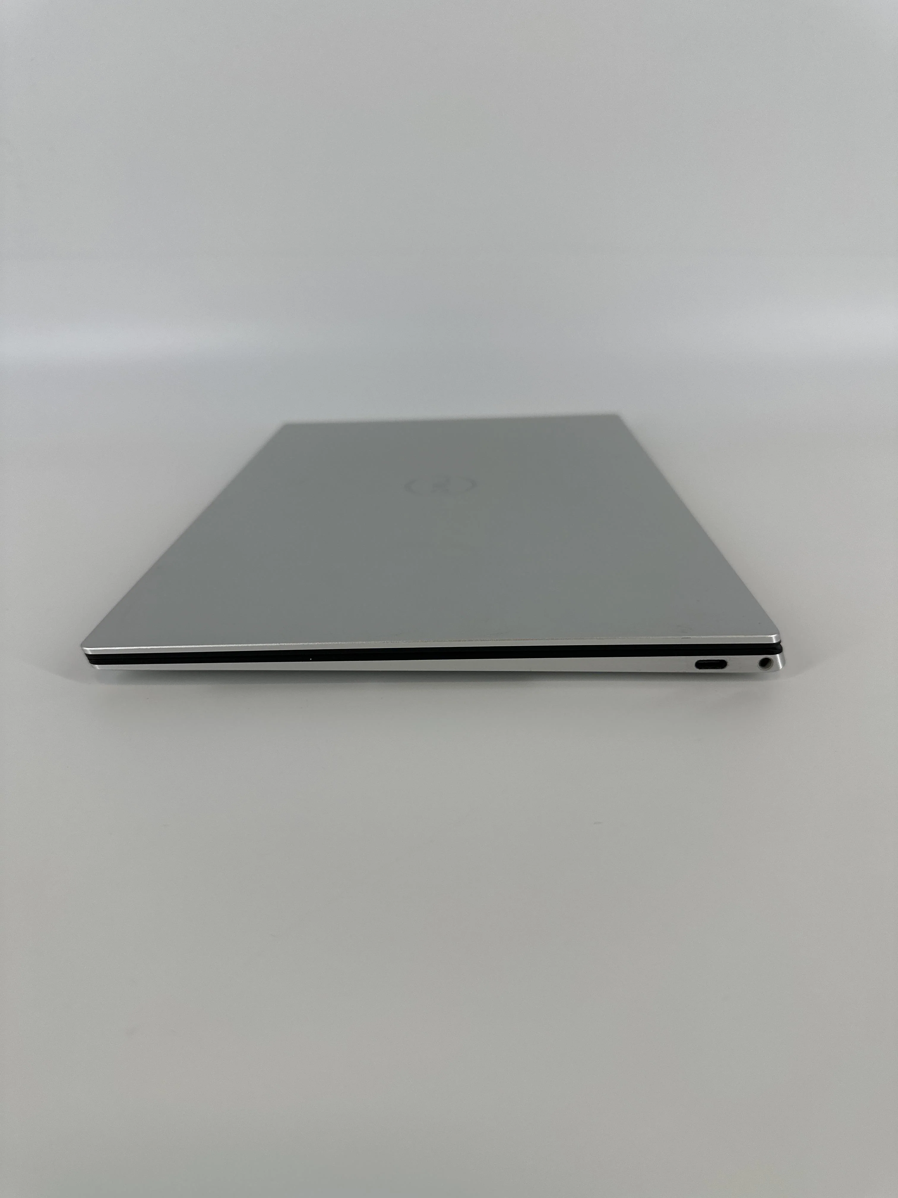 Dell XPS 13 9310 Silver 3.0 GHz Intel Core i7 11th Gen. 32GB RAM 2TB Solid State Drive - Image 7