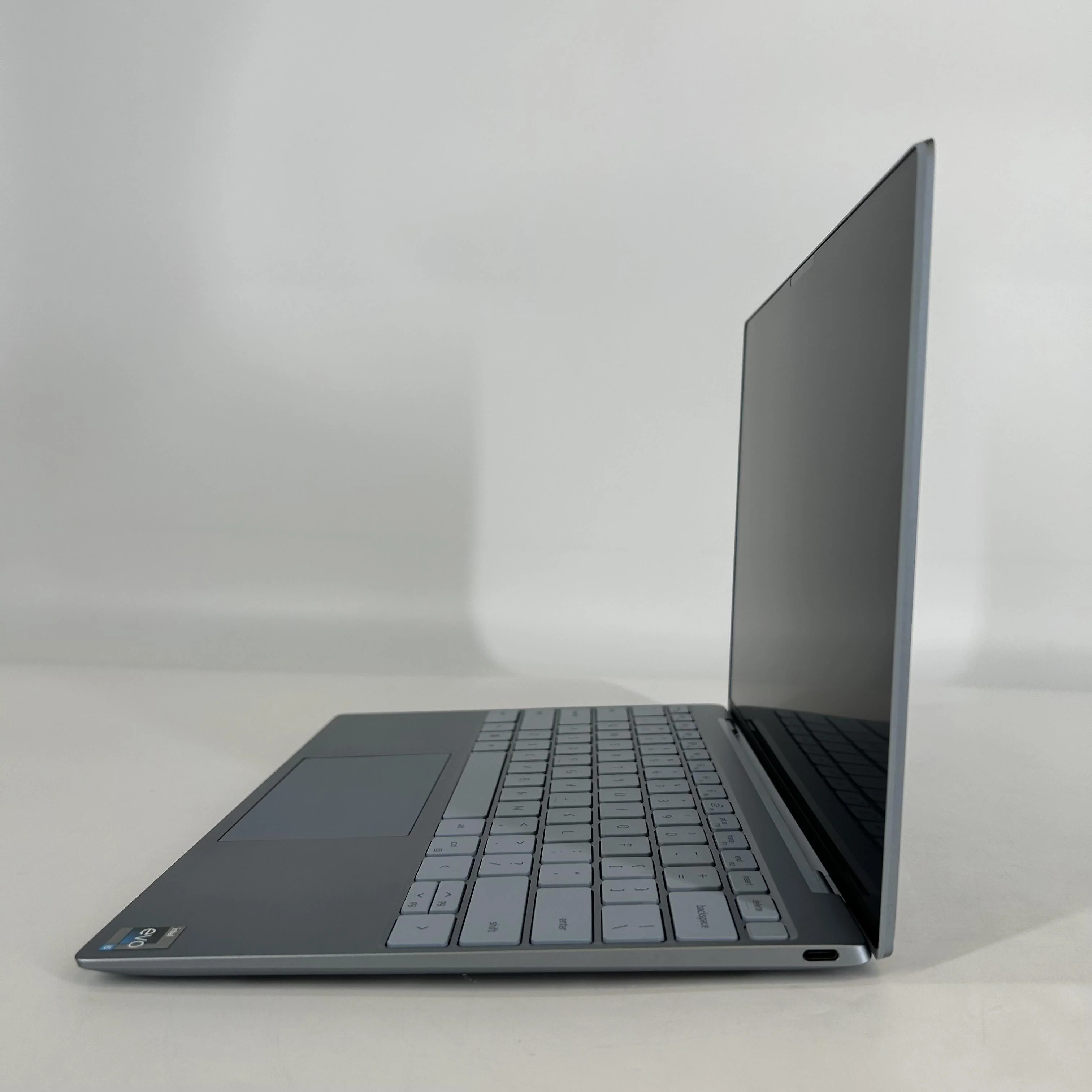 Dell XPS 13 9315 Gray 1.0 GHz Intel Core i5 12th Gen. 8GB RAM 256GB Solid State Drive - Image 4