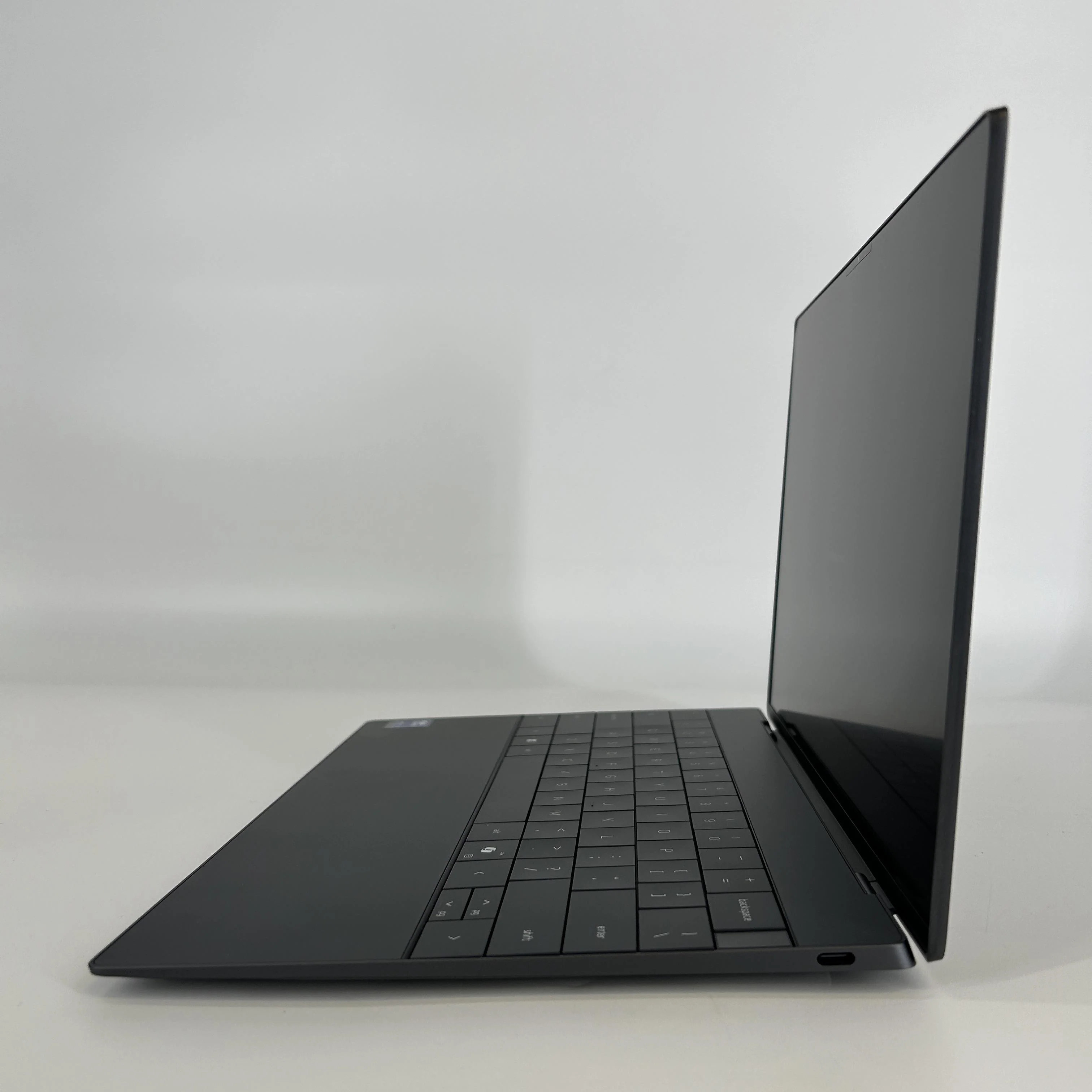 Dell XPS 13 9350 Blue 2.2 GHz Intel Core Ultra 7 Series 2 16GB RAM 512GB Solid State Drive - Image 4