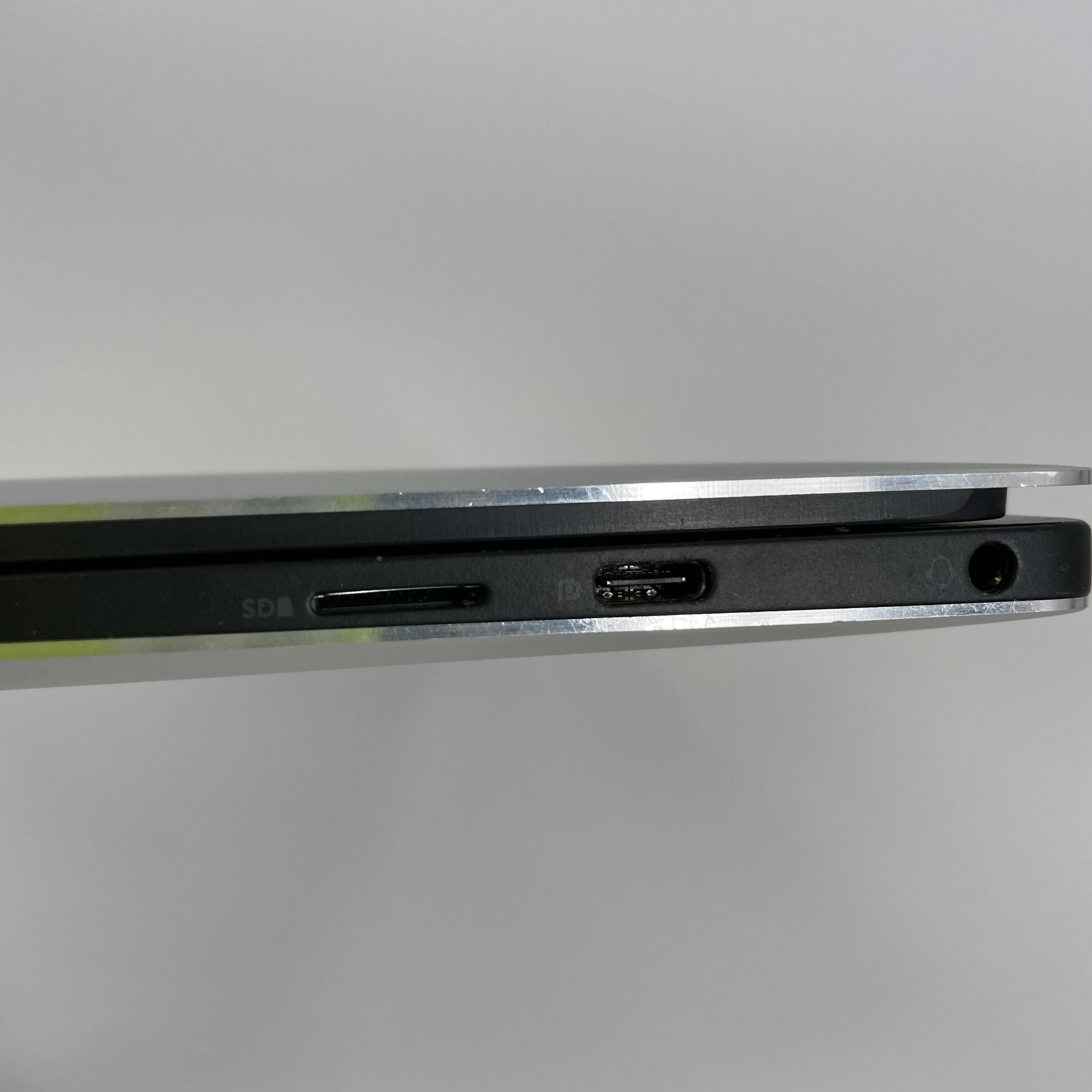 Dell XPS 13 9380 Black 1.6 GHz Intel Core i5 8th Gen. 8GB RAM 256GB Solid State Drive - Image 10