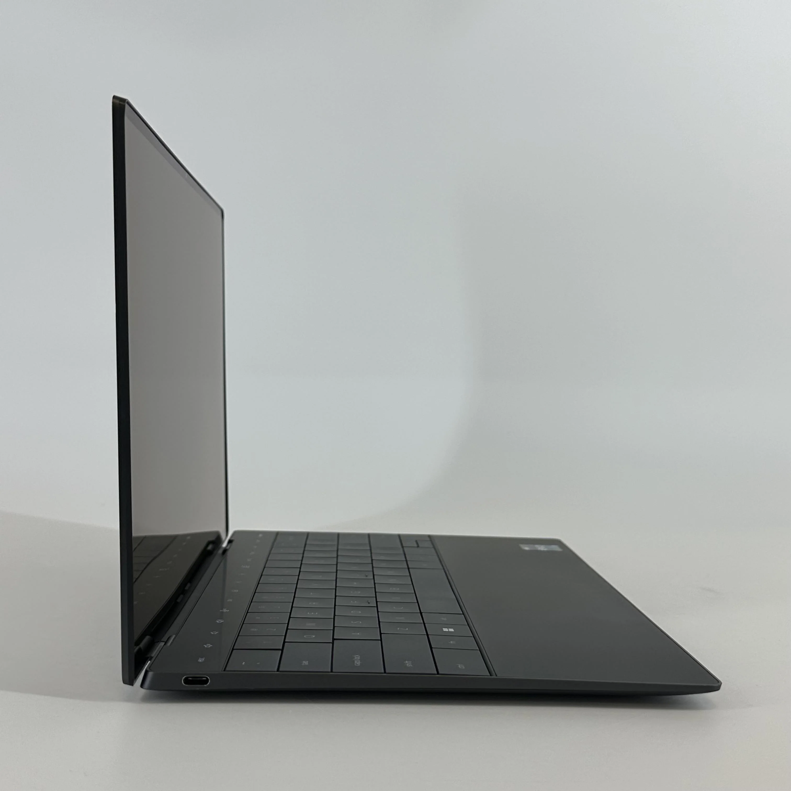 Dell XPS 13 Plus 9320 Black 2.1 GHz Intel Core i7 12th Gen. 32GB RAM 1TB Solid State Drive - Image 6