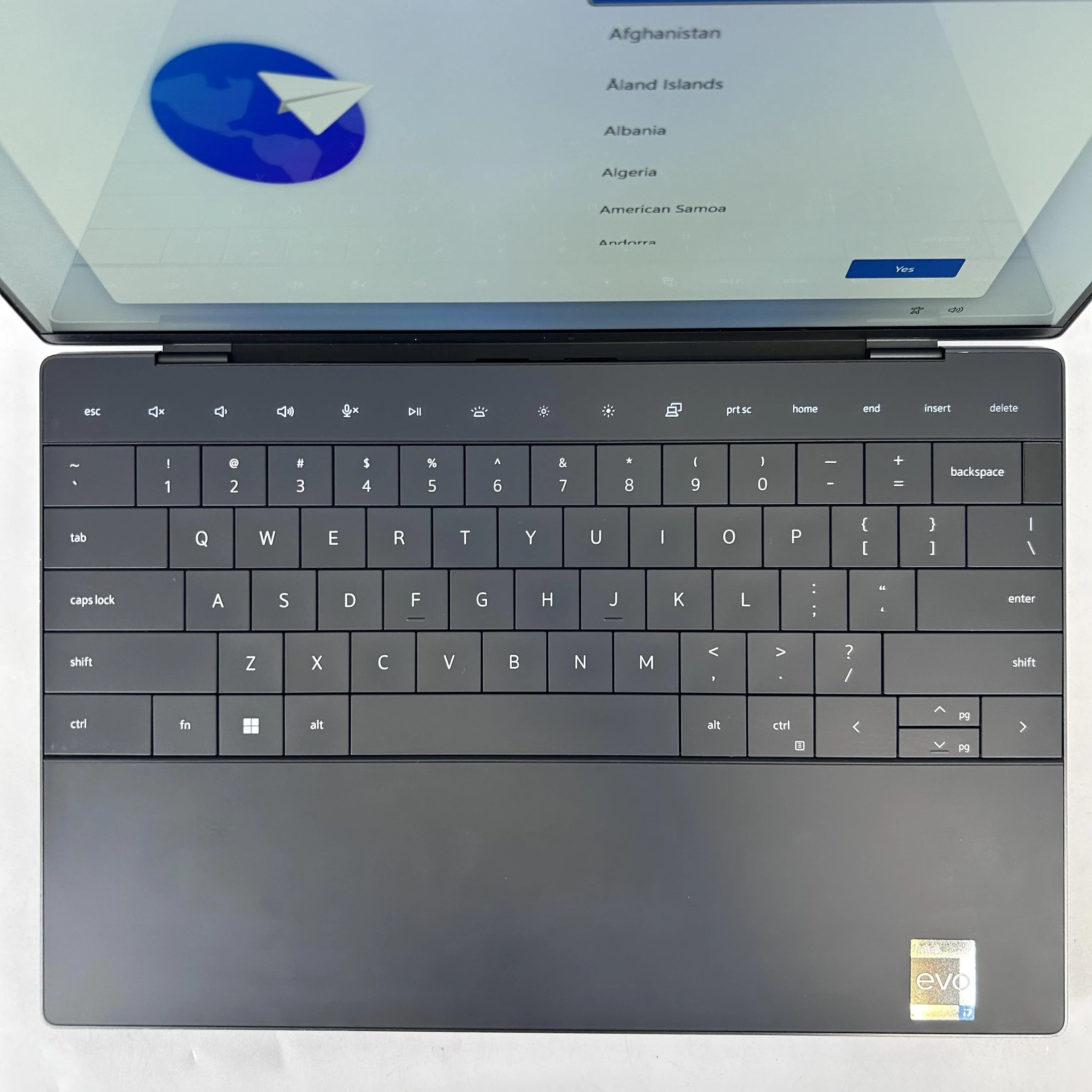 Dell XPS 13 Plus 9320 Gray 2.1 GHz Intel Core i7 12th Gen. 32GB RAM 512GB Solid State Drive - Image 2