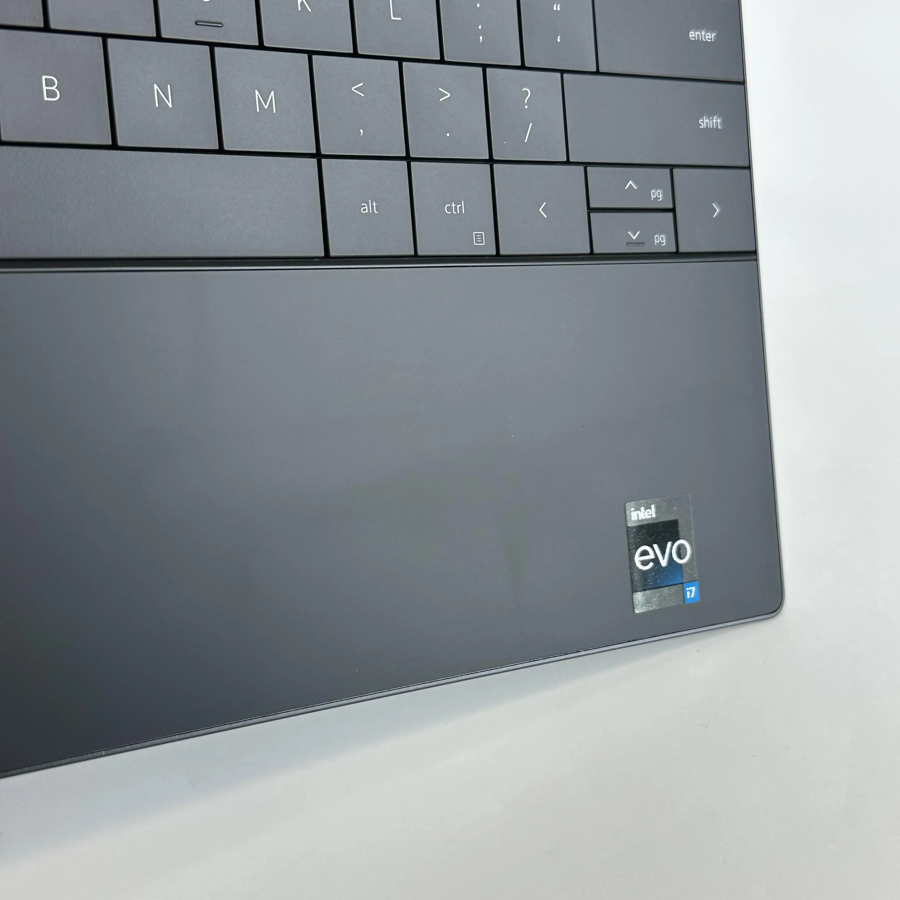 Dell XPS 13 Plus 9320 Gray 2.2 GHz Intel Core i7 13th Gen. 32GB RAM 1TB Solid State Drive - Image 12