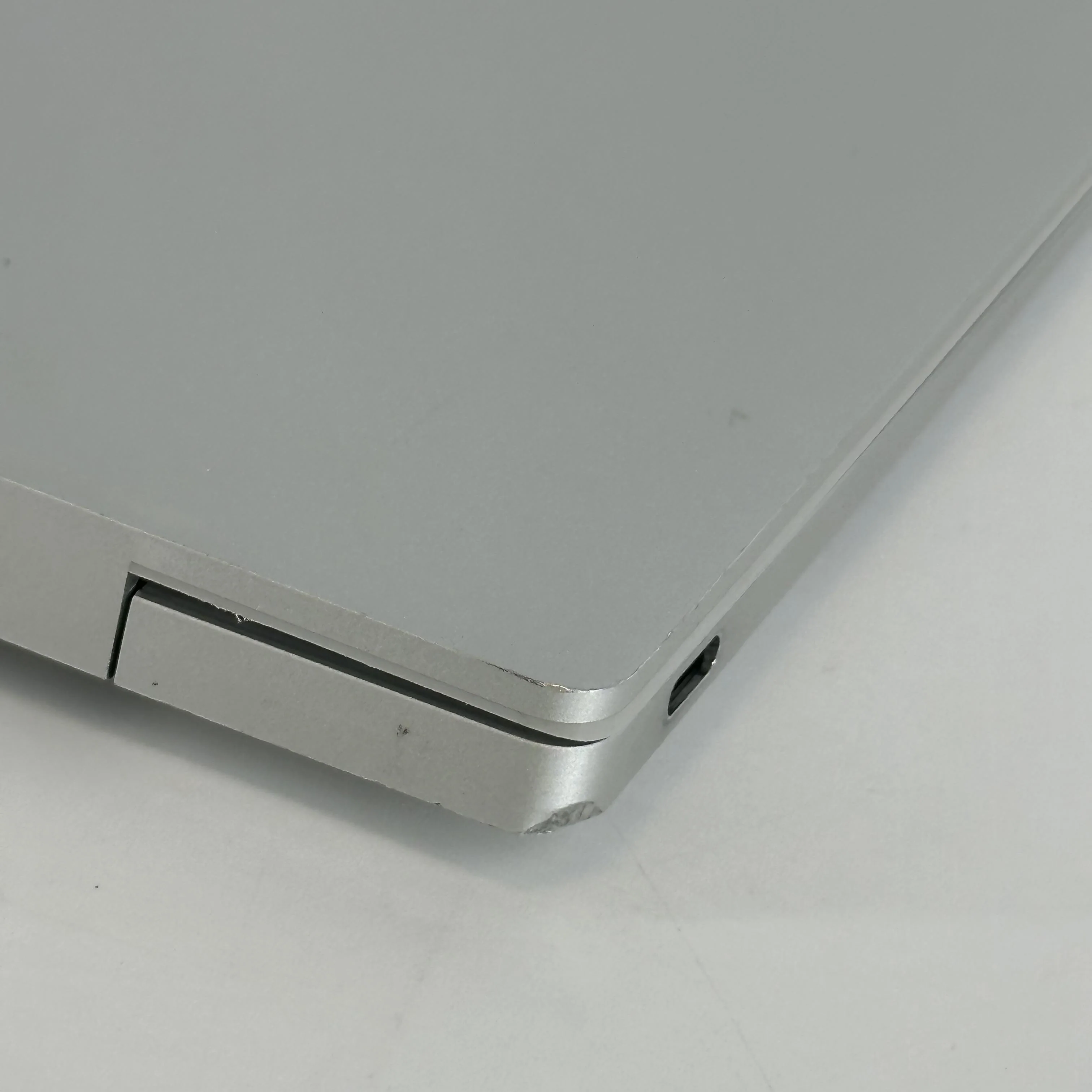 Dell XPS 13 Plus 9320 Silver 1.8 GHz Intel Core i7 12th Gen. 16GB RAM 512GB Solid State Drive - Image 14